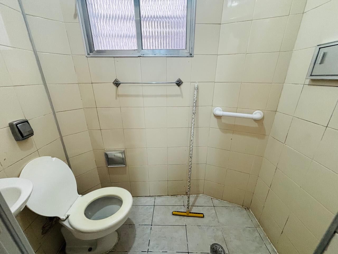 Kitnet · 1 dorm. — Banheiro