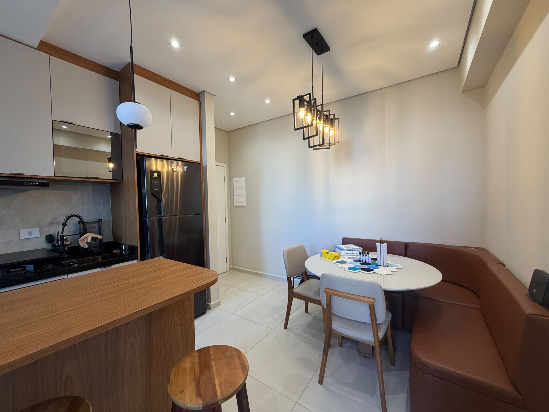 Apartamento · 2 dorm. — Sala de jantar