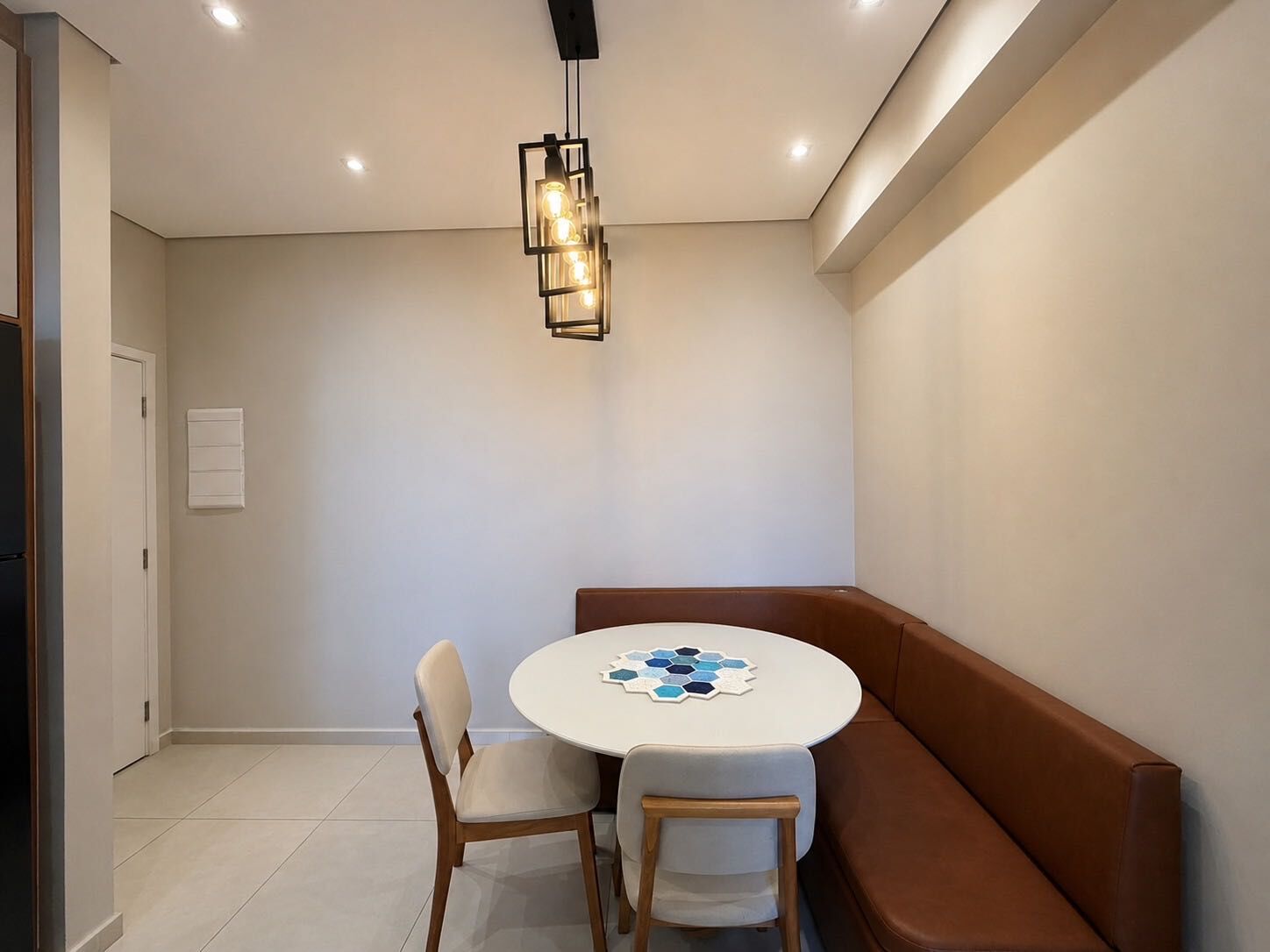 Apartamento · 2 dorm. — Sala de jantar