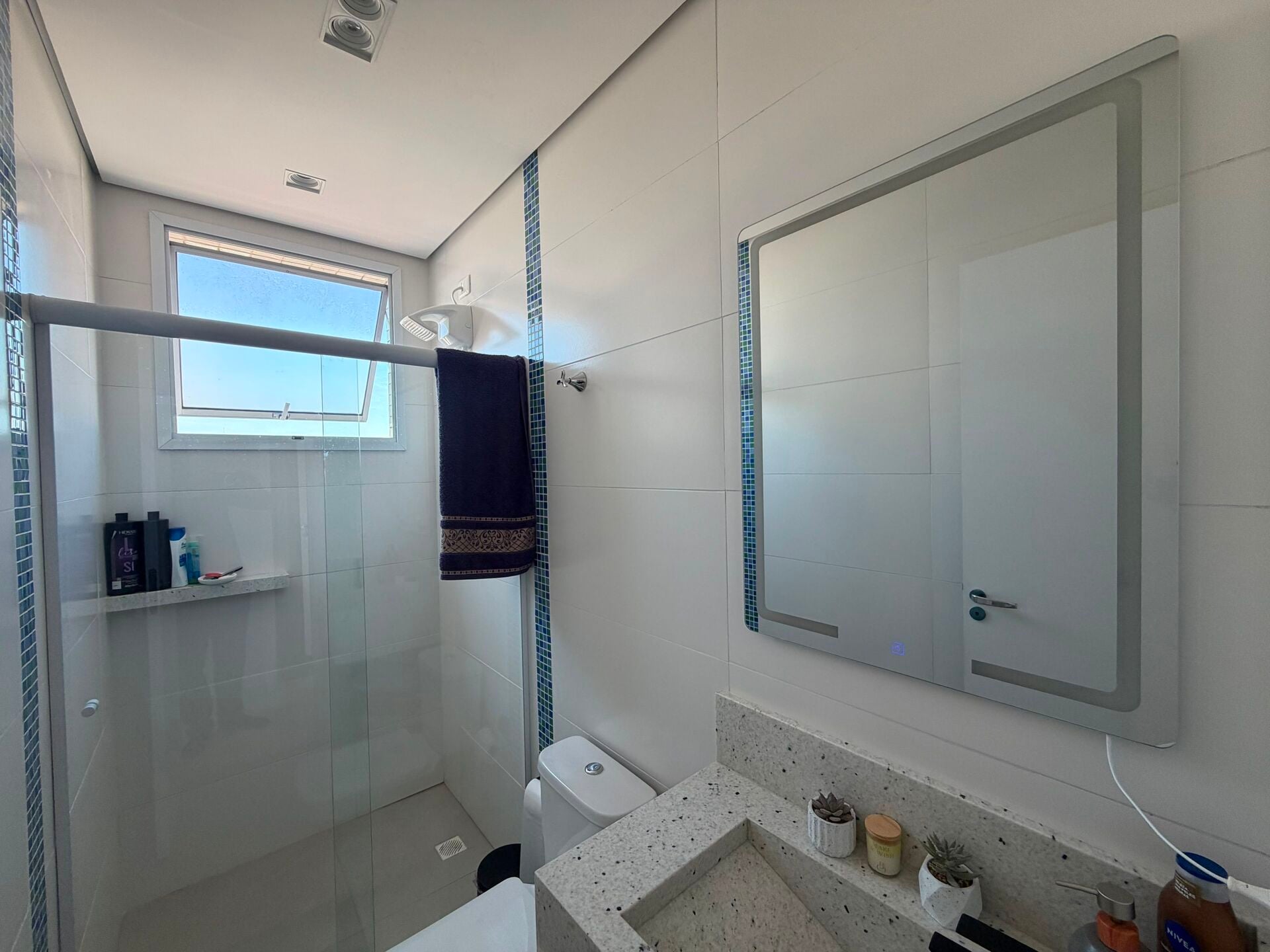 Apartamento · 2 dorm. — Banheiro suite