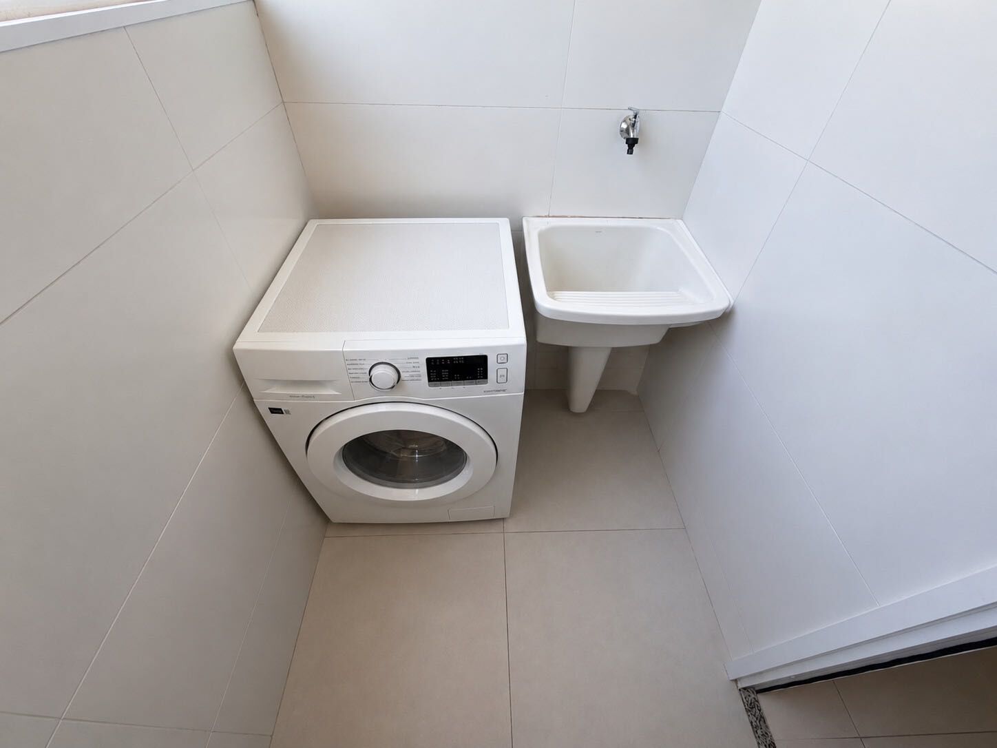 Apartamento · 2 dorm. — Área de serviço