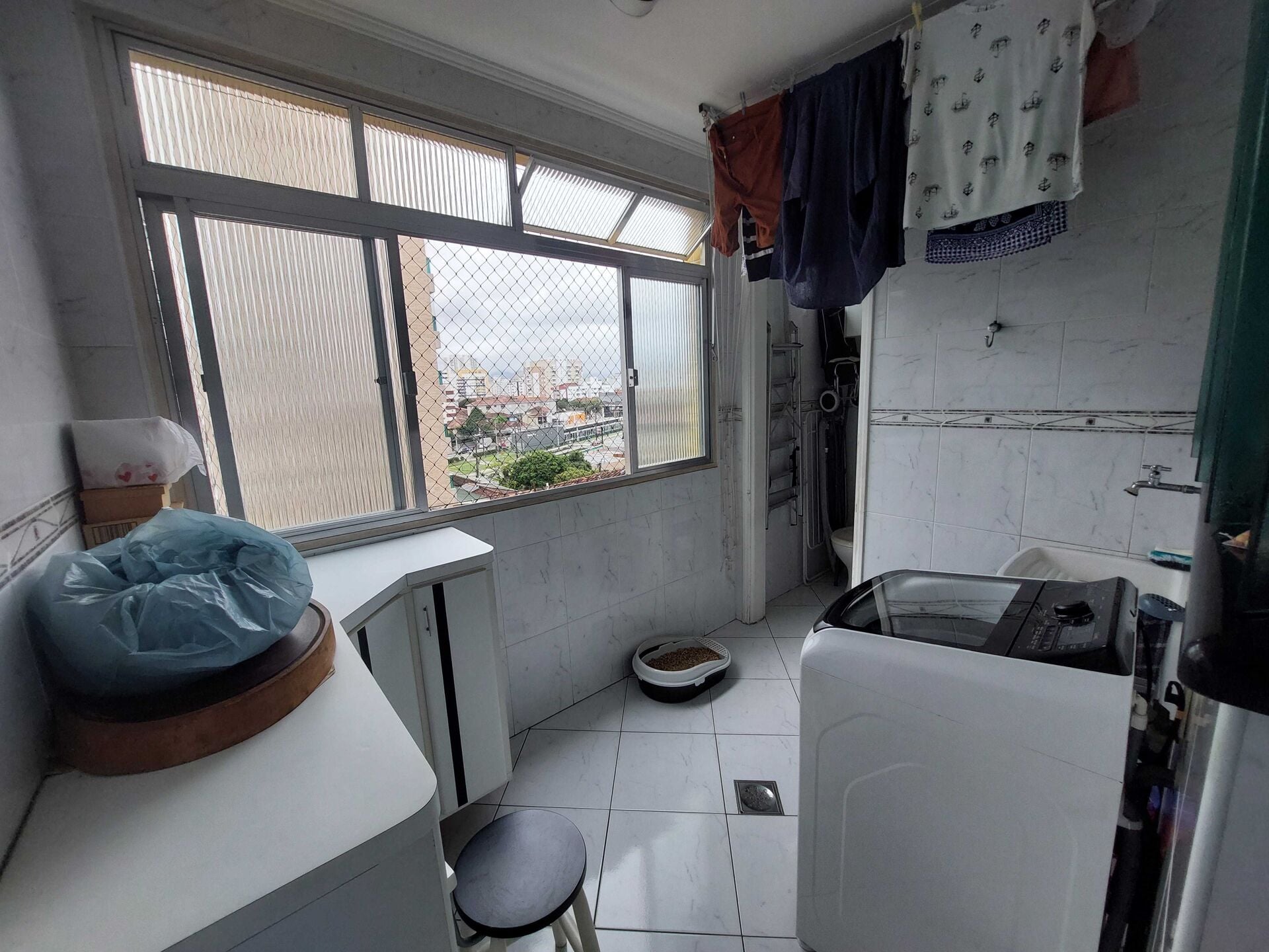 Apartamento · 3 dorm. — Área de serviço