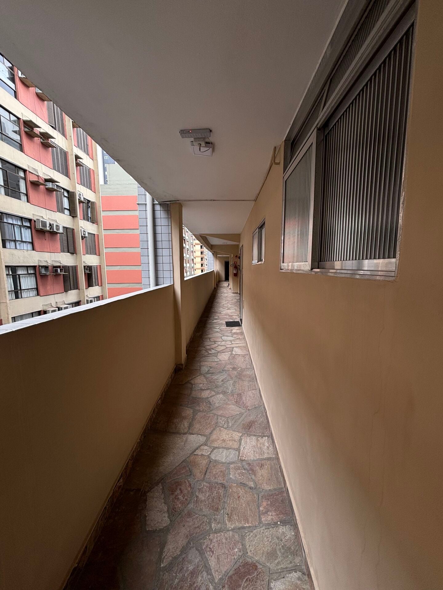 Apartamento · 3 dorm. — Área de serviço