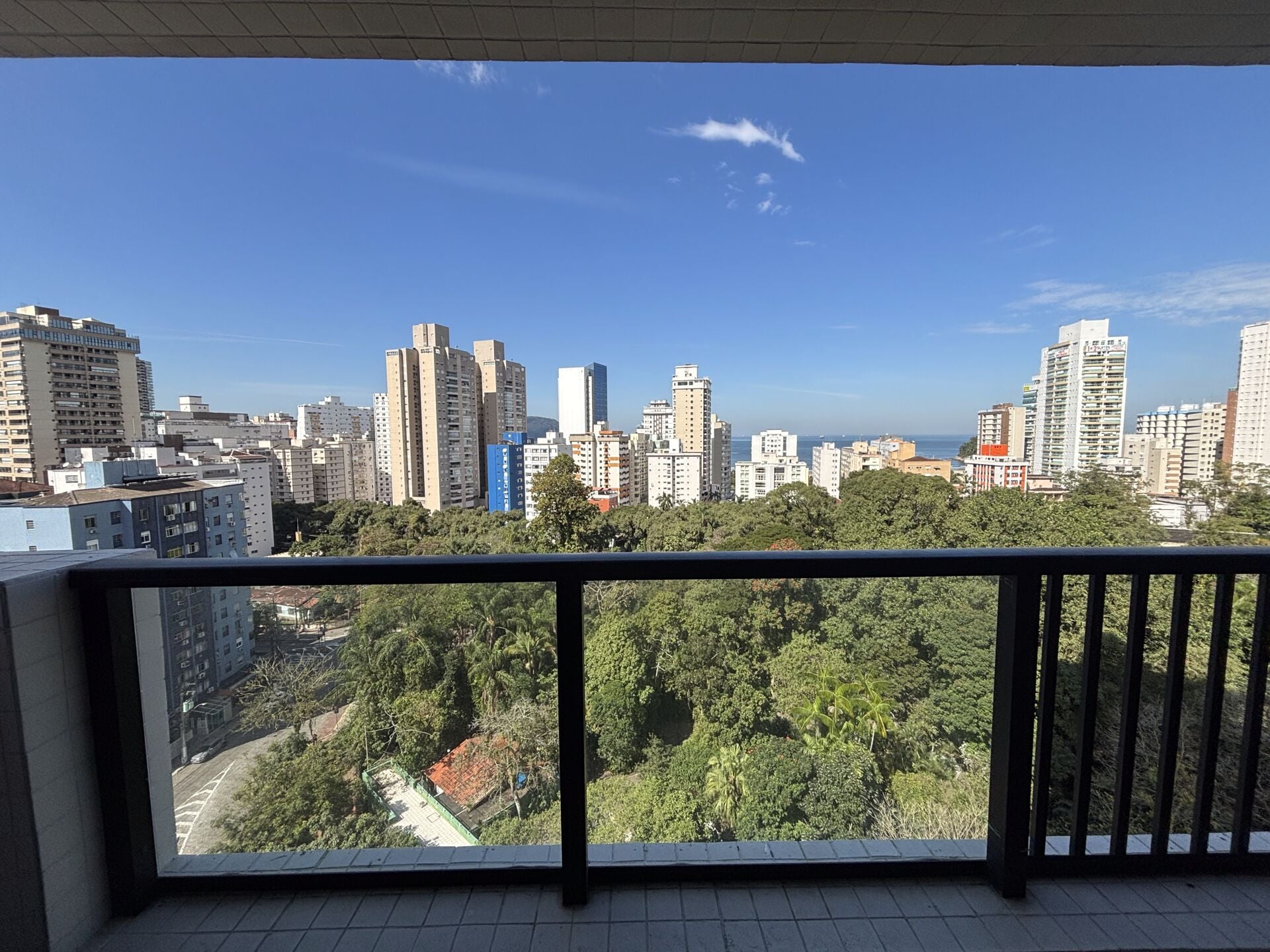 Apartamento · 2 dorm. — Varanda