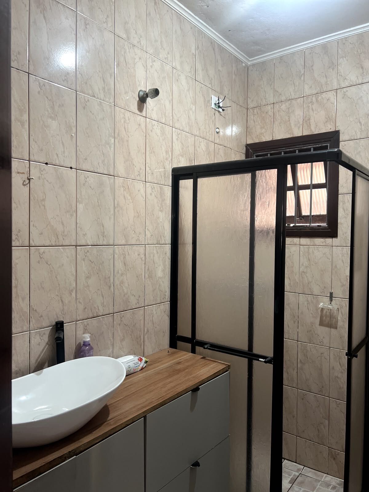 Casa · 2 dorm. — Banheiro