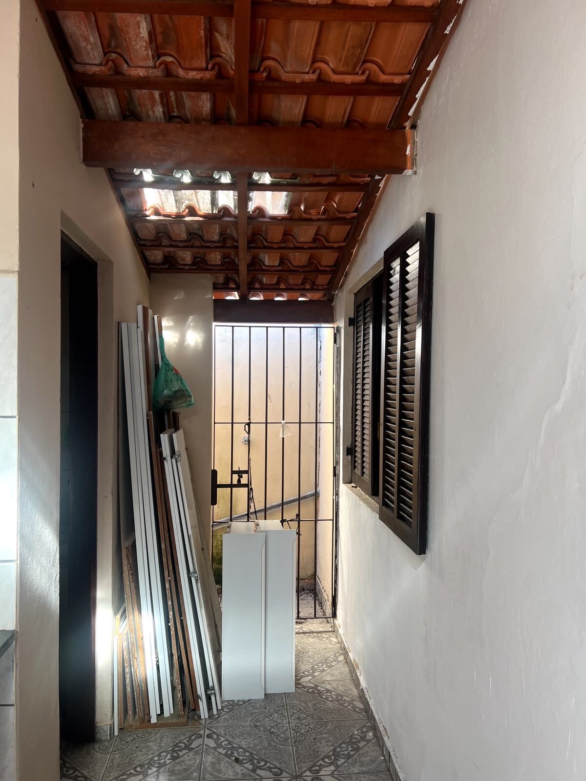 Casa · 2 dorm. — Área de serviço