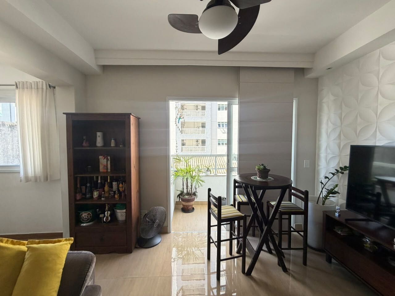 Apartamento · 2 dorm. — Sala