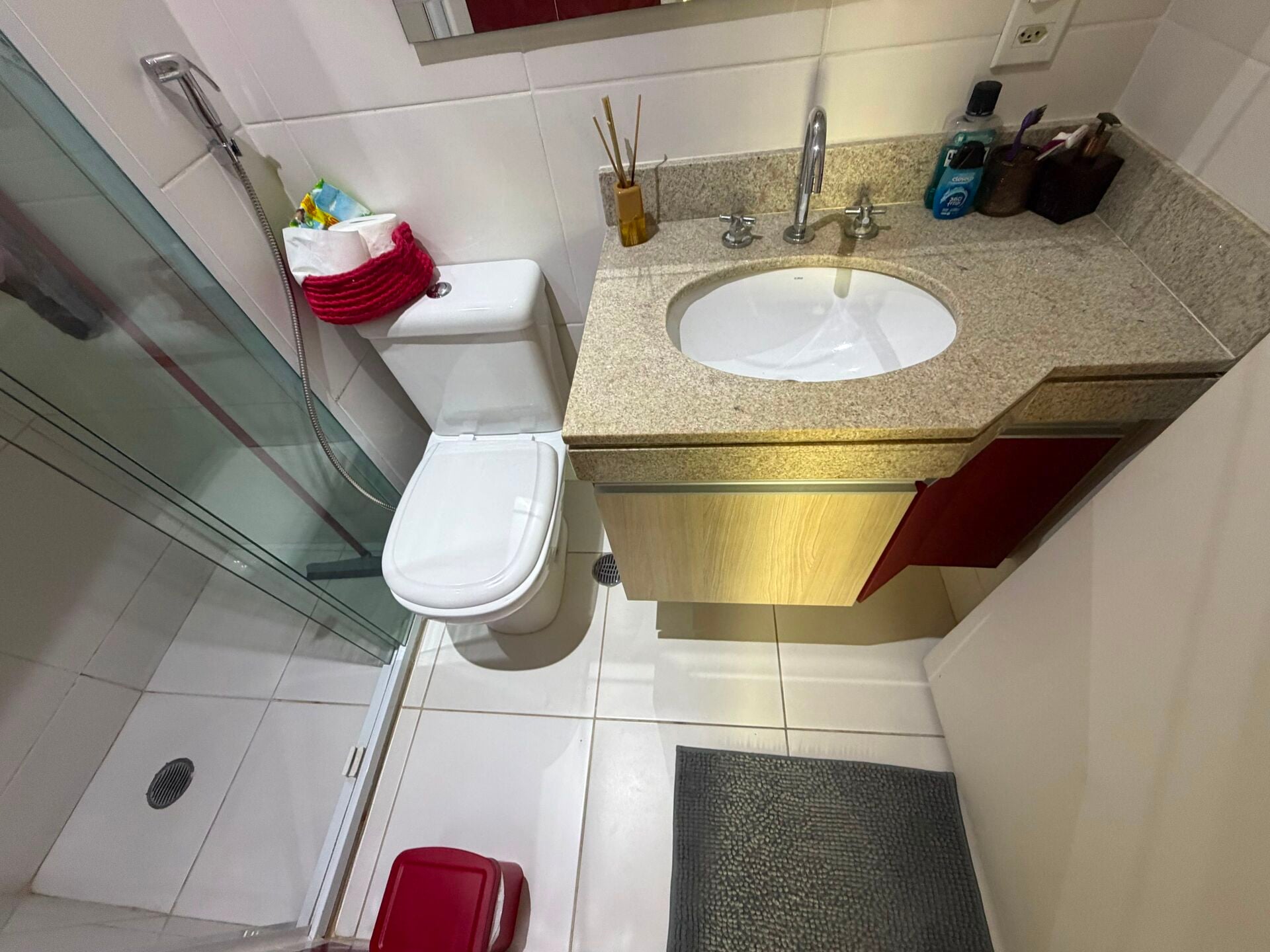 Apartamento · 2 dorm. — Banheiro