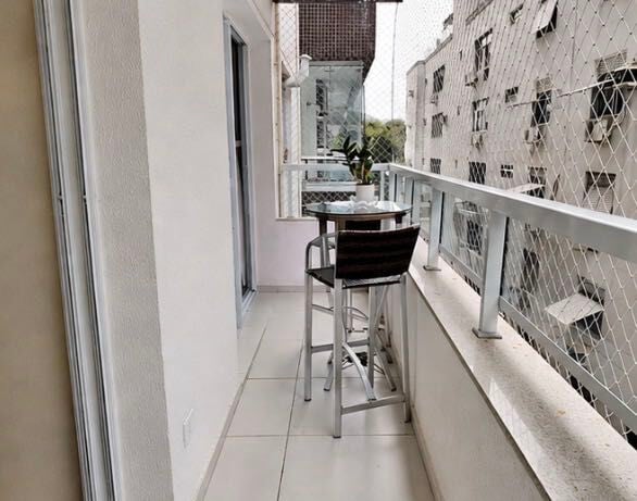 Apartamento · 2 dorm. — Varanda