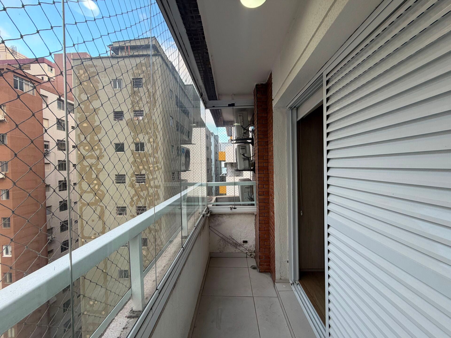 Apartamento · 2 dorm. — Varanda