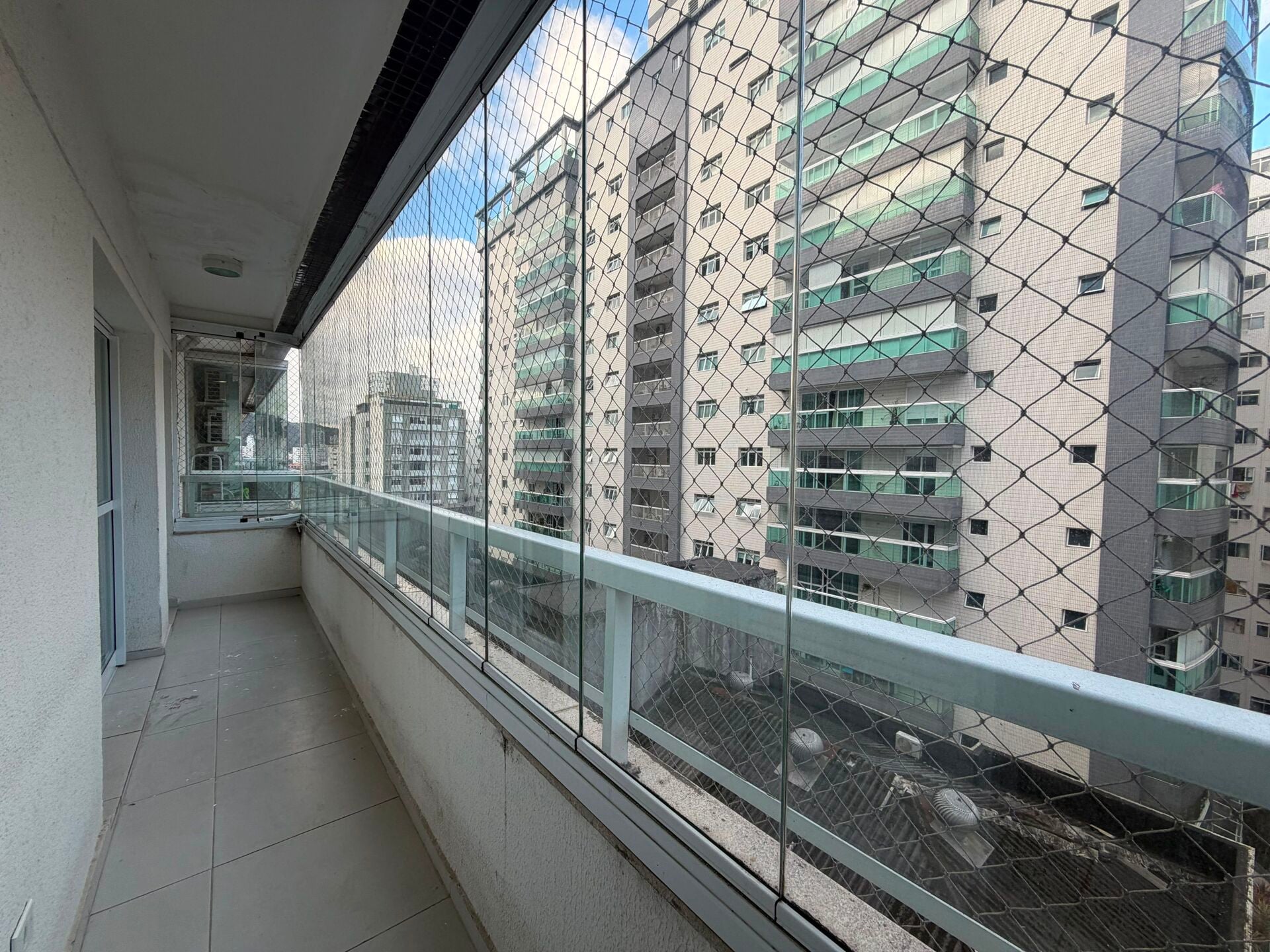 Apartamento · 2 dorm. — Varanda