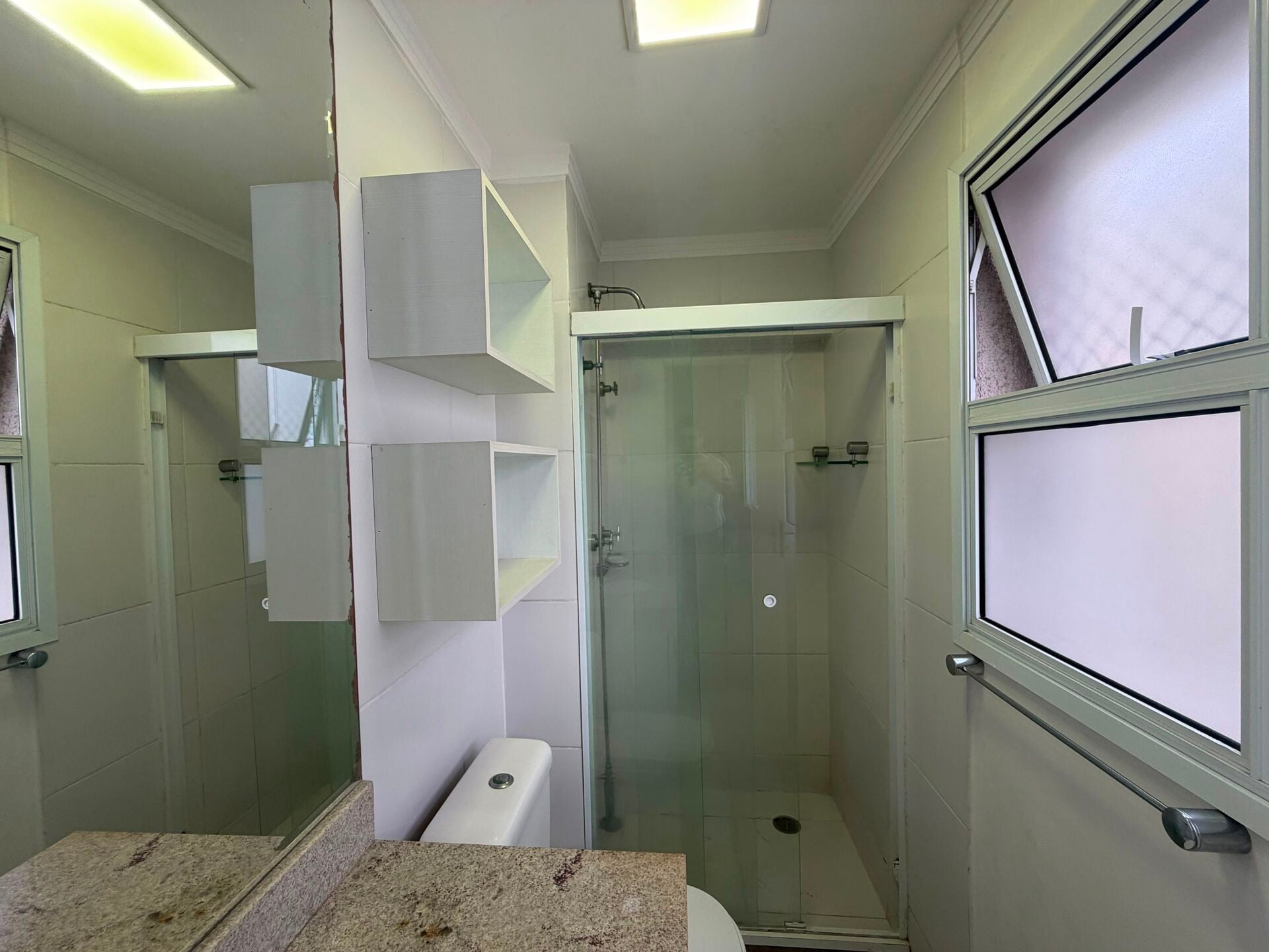 Apartamento · 2 dorm. — Banheiro suite