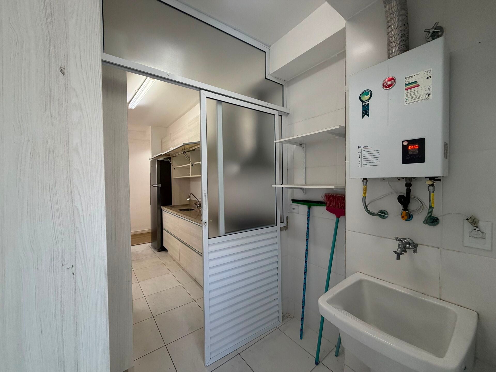 Apartamento · 2 dorm. — Área de serviço