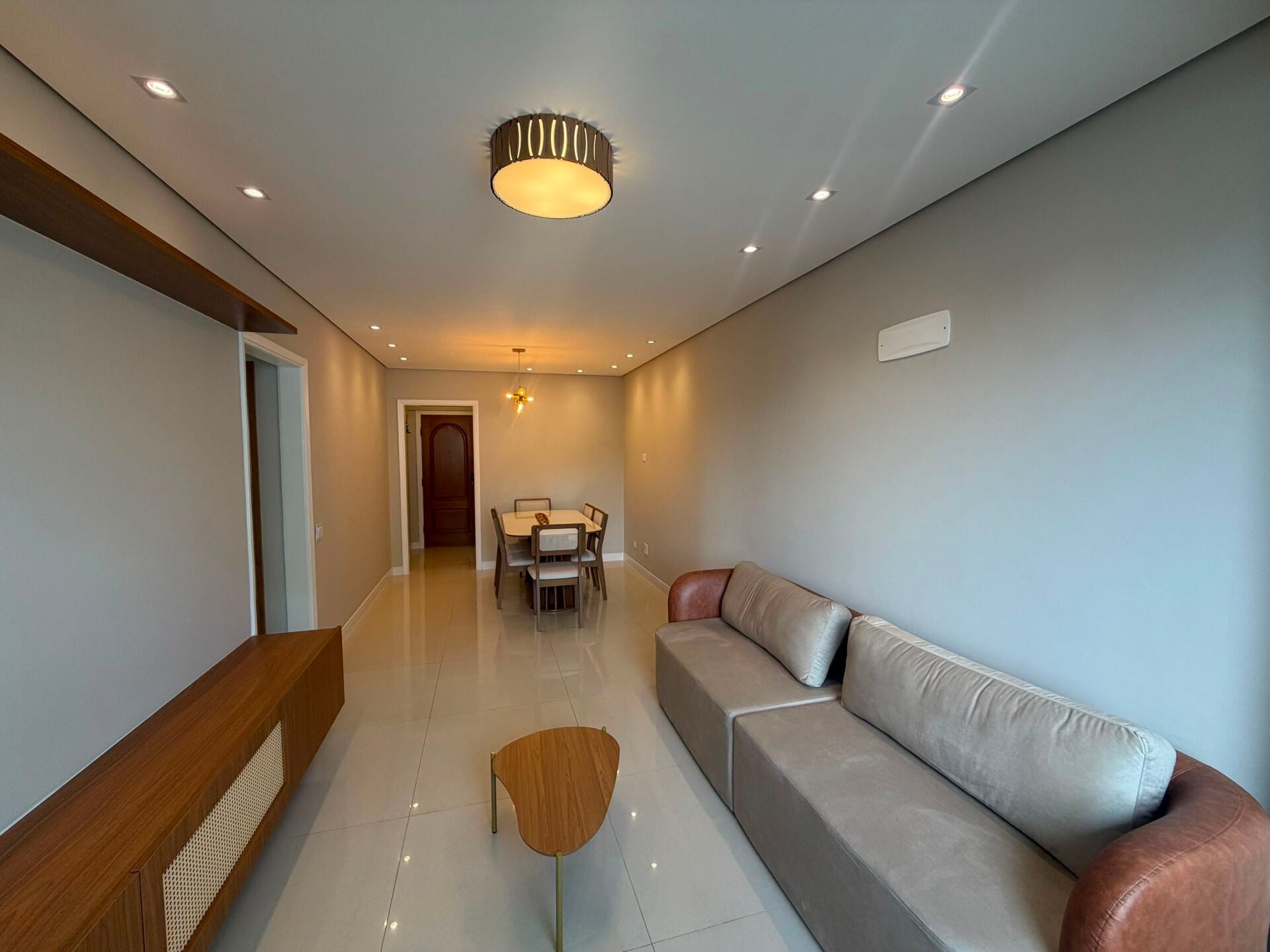 Apartamento · 2 dorm. — Sala