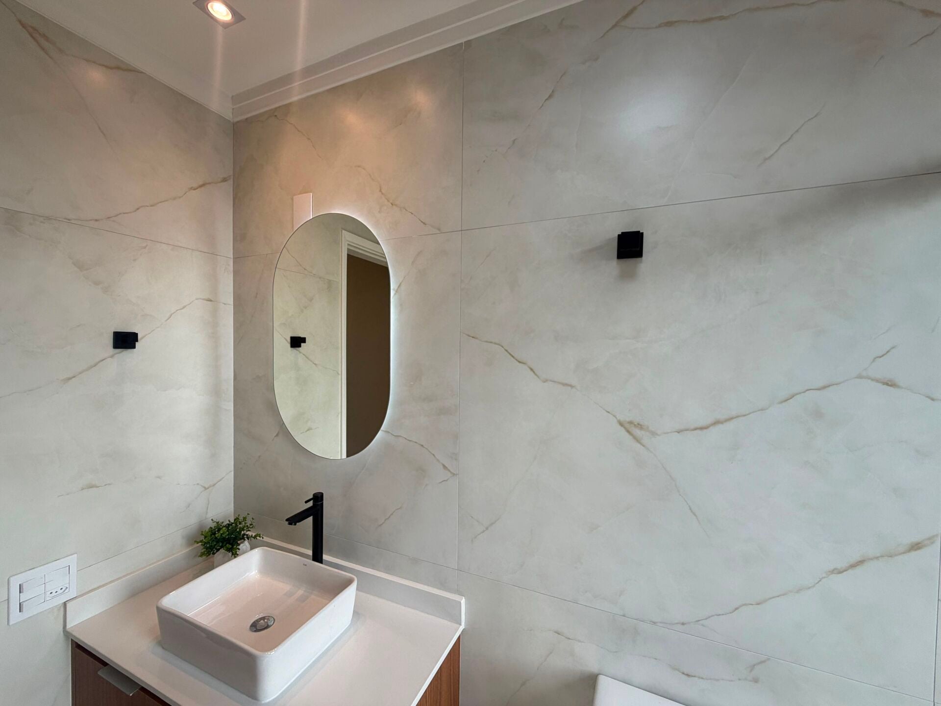 Apartamento · 2 dorm. — Banheiro