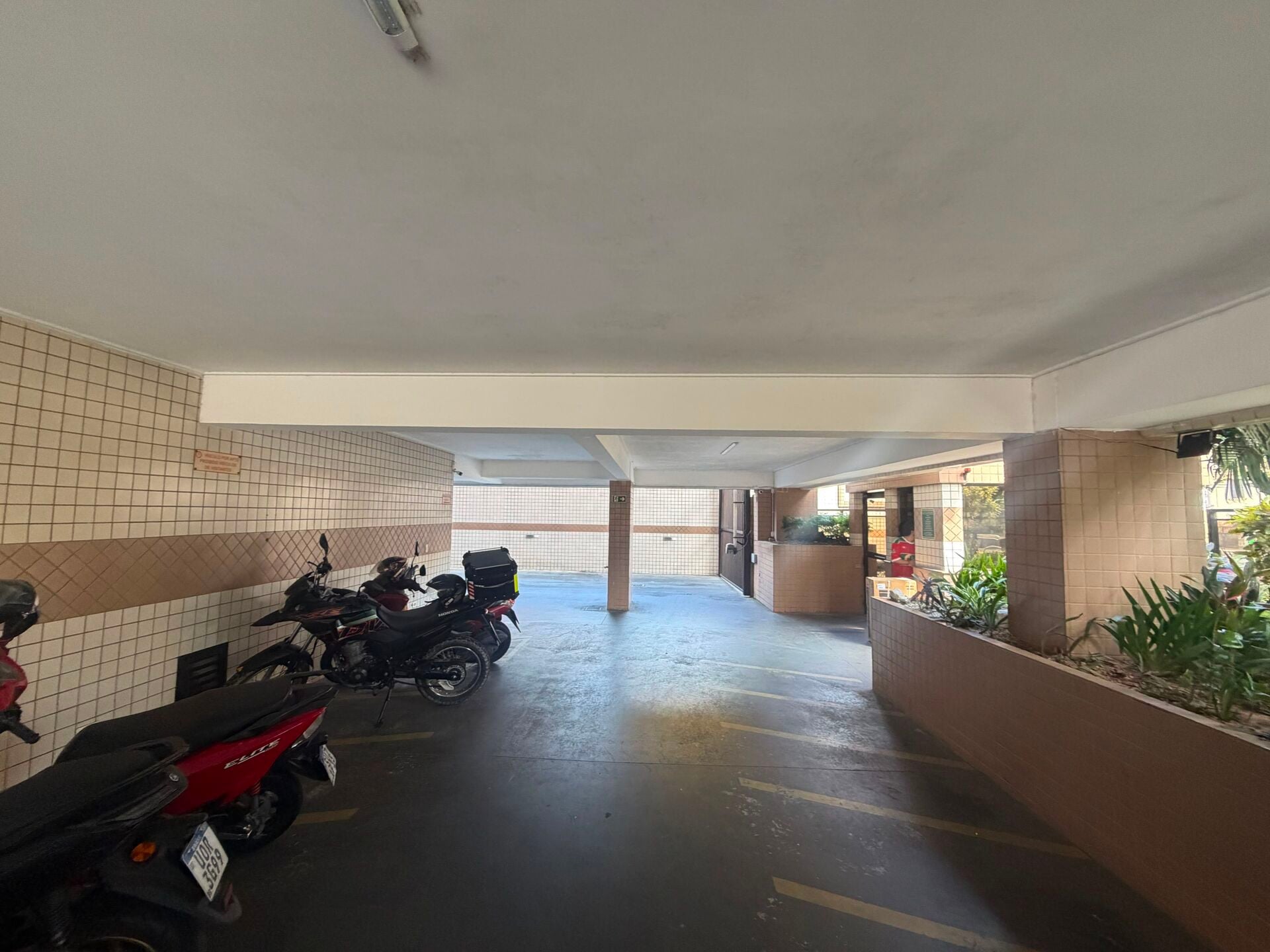 Apartamento · 2 dorm. — Garagem