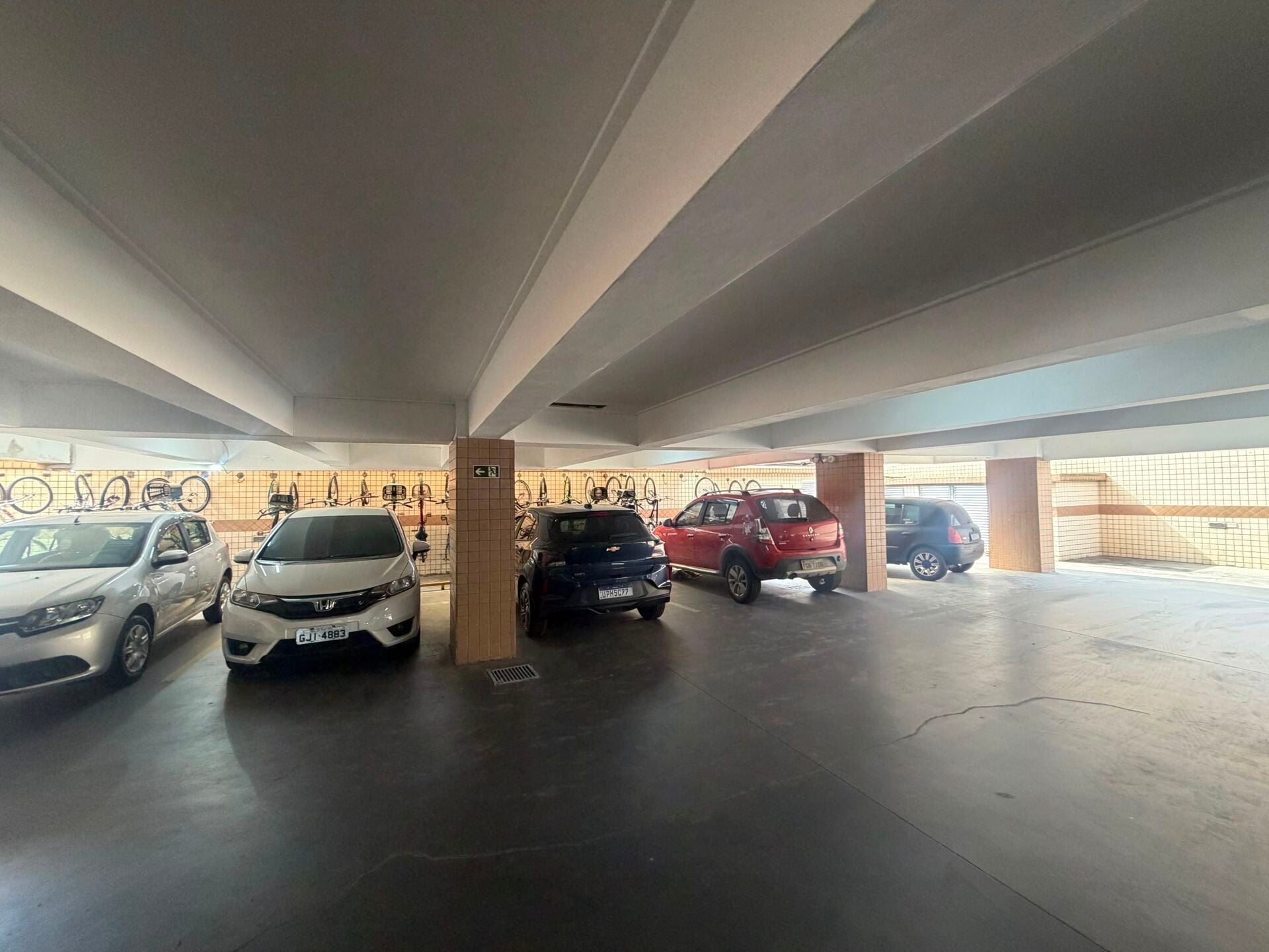 Apartamento · 2 dorm. — Garagem