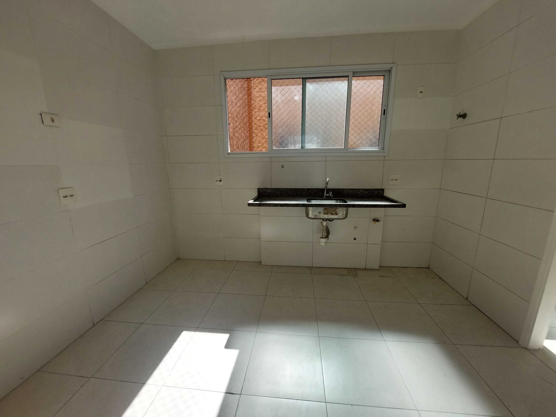 Casa em condomínio · 2 dorm. — Cozinha