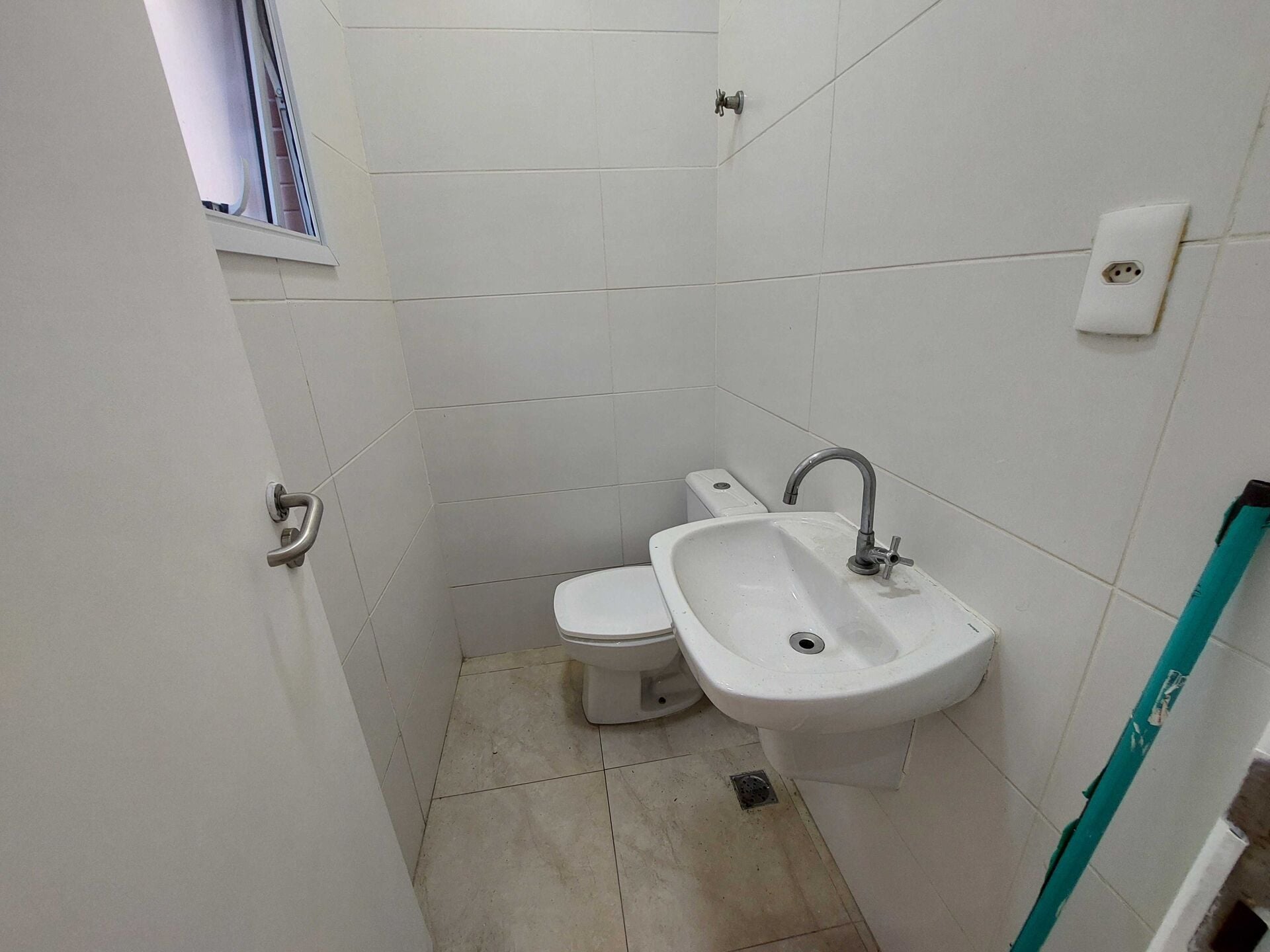 Casa em condomínio · 2 dorm. — Banheiro