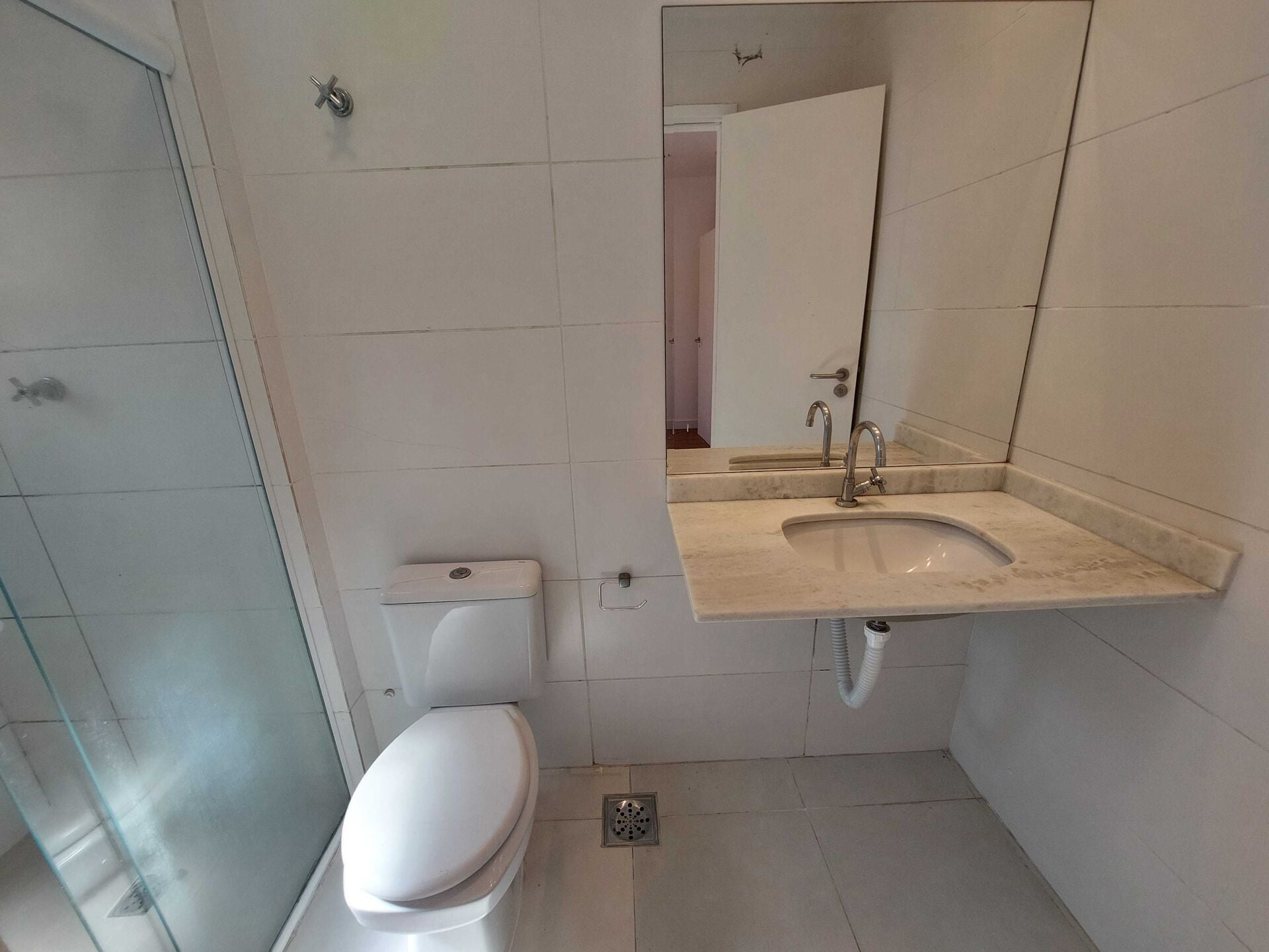 Casa em condomínio · 2 dorm. — Banheiro