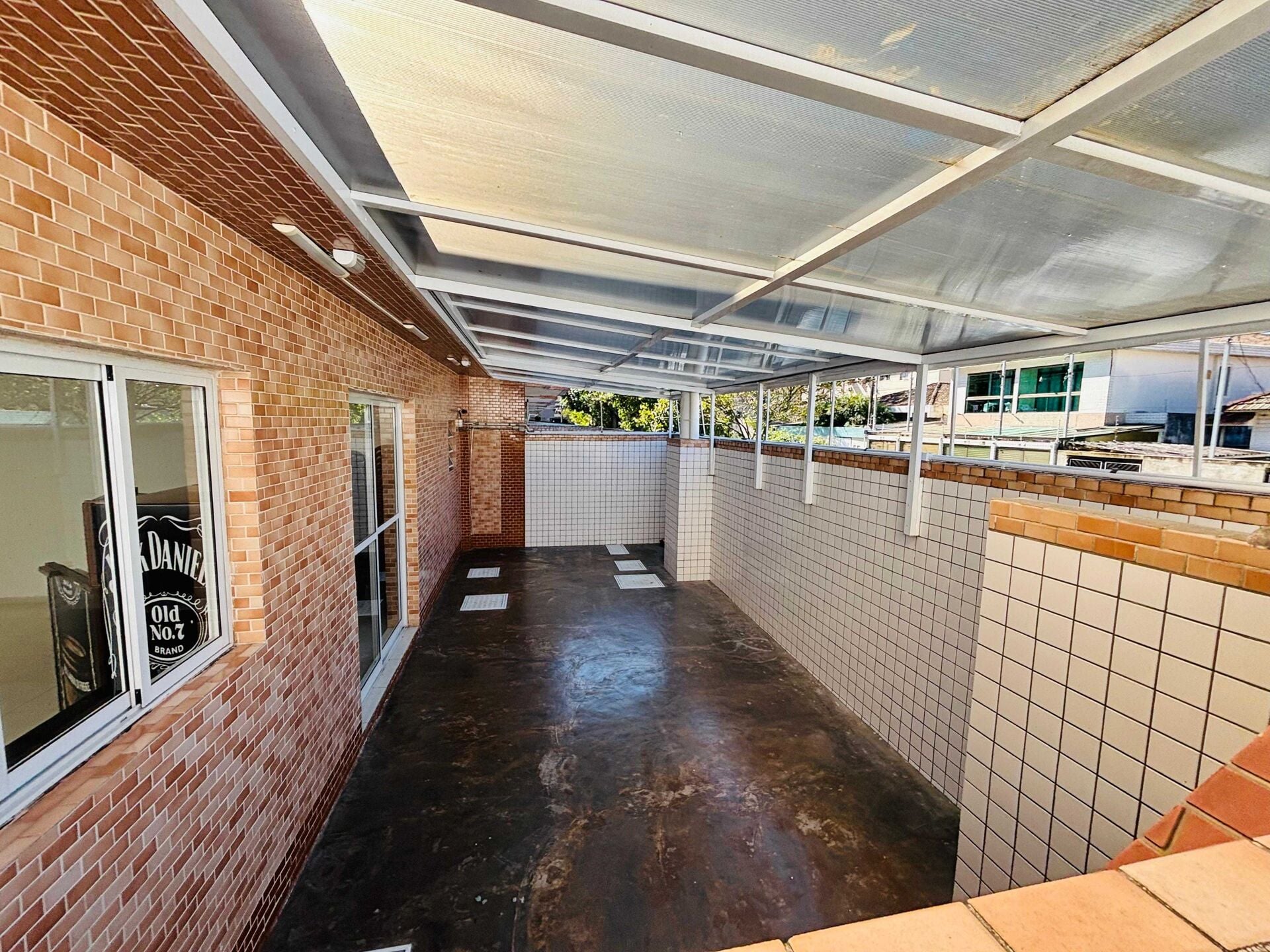 Casa em condomínio · 2 dorm. — Lazer churrasqueira