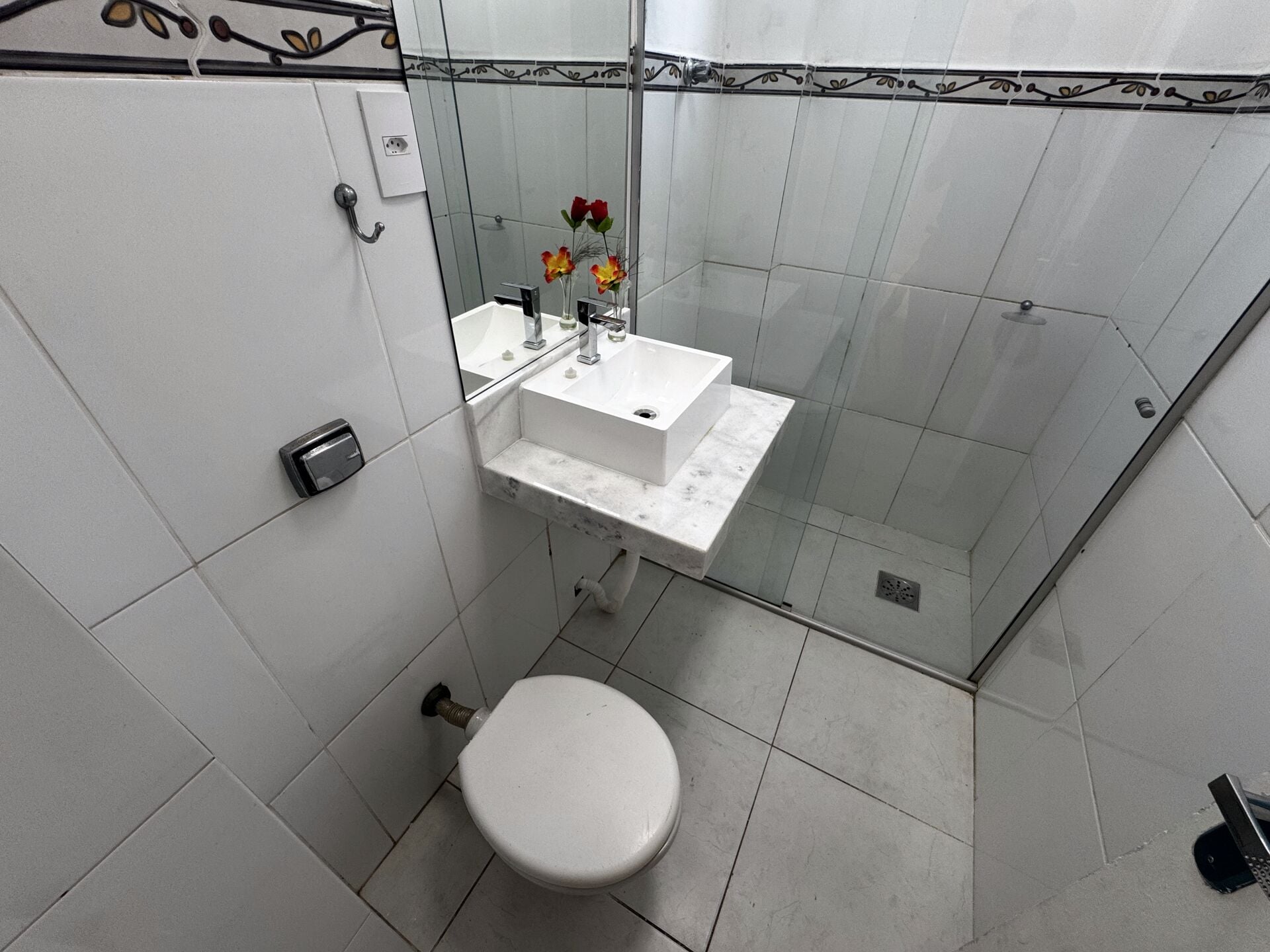 Apartamento · 2 dorm. — Banheiro