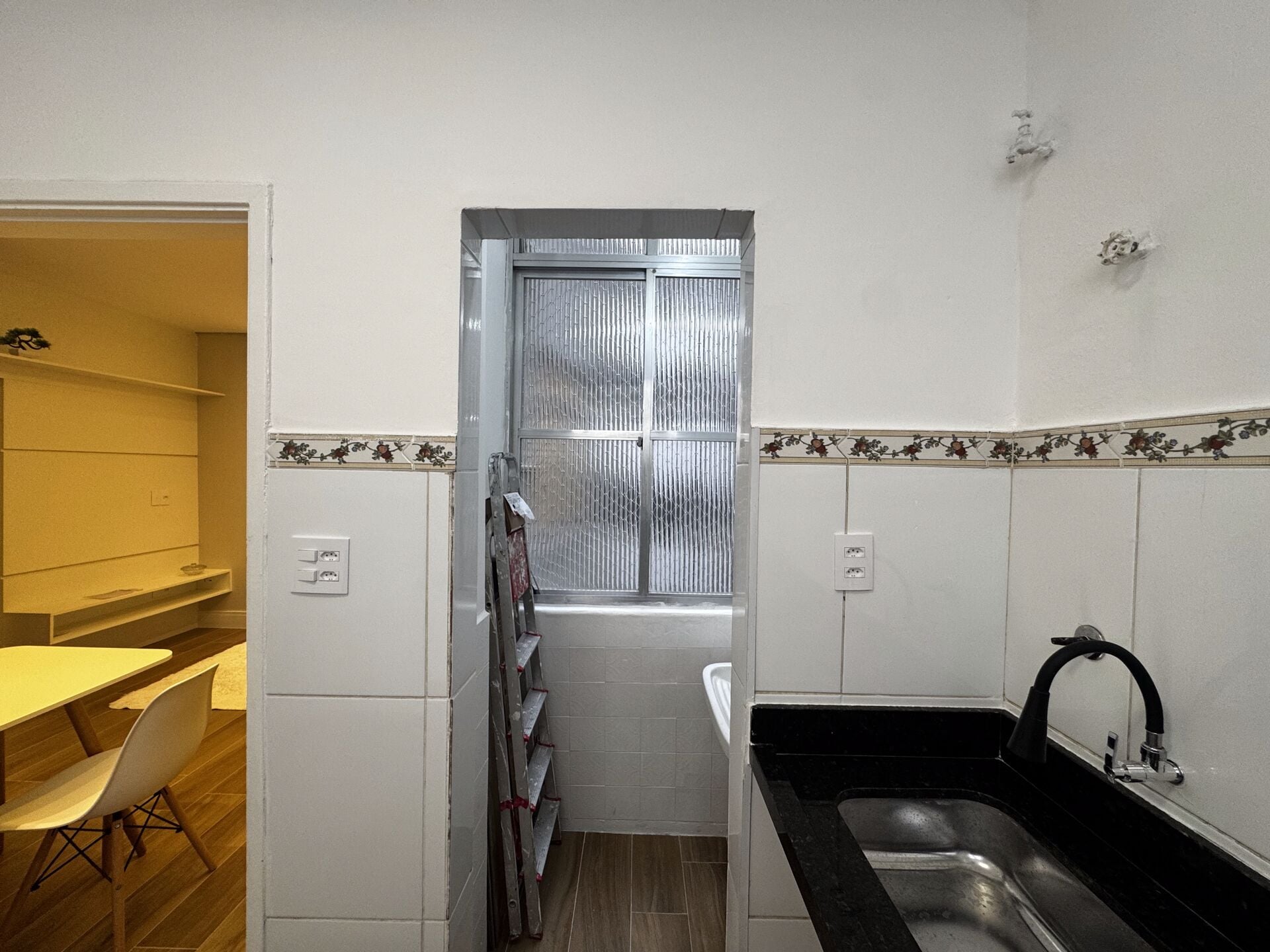 Apartamento · 2 dorm. — Área de serviço