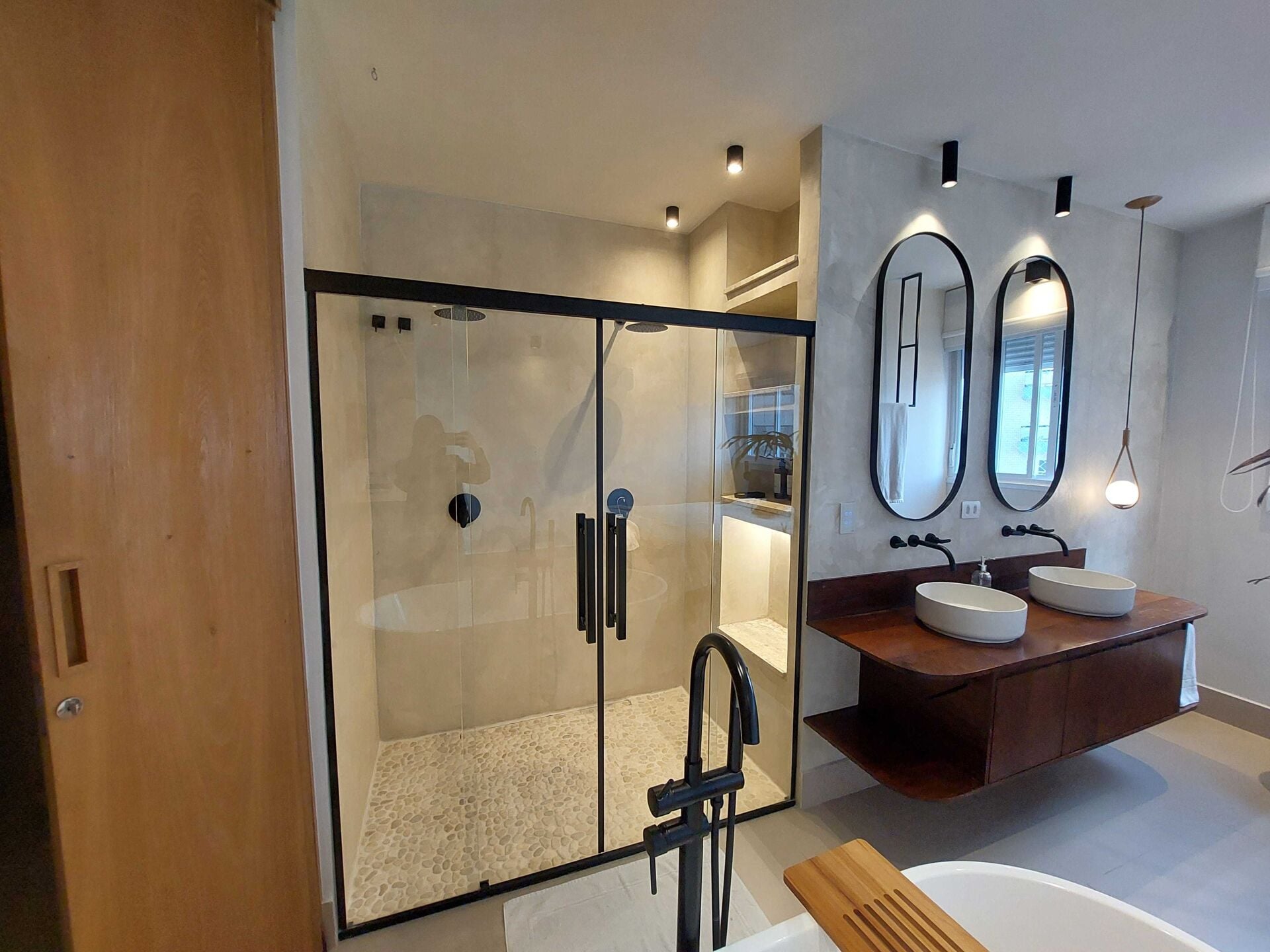 Apartamento alto padrão · 4 dorm. — Banheiro suite