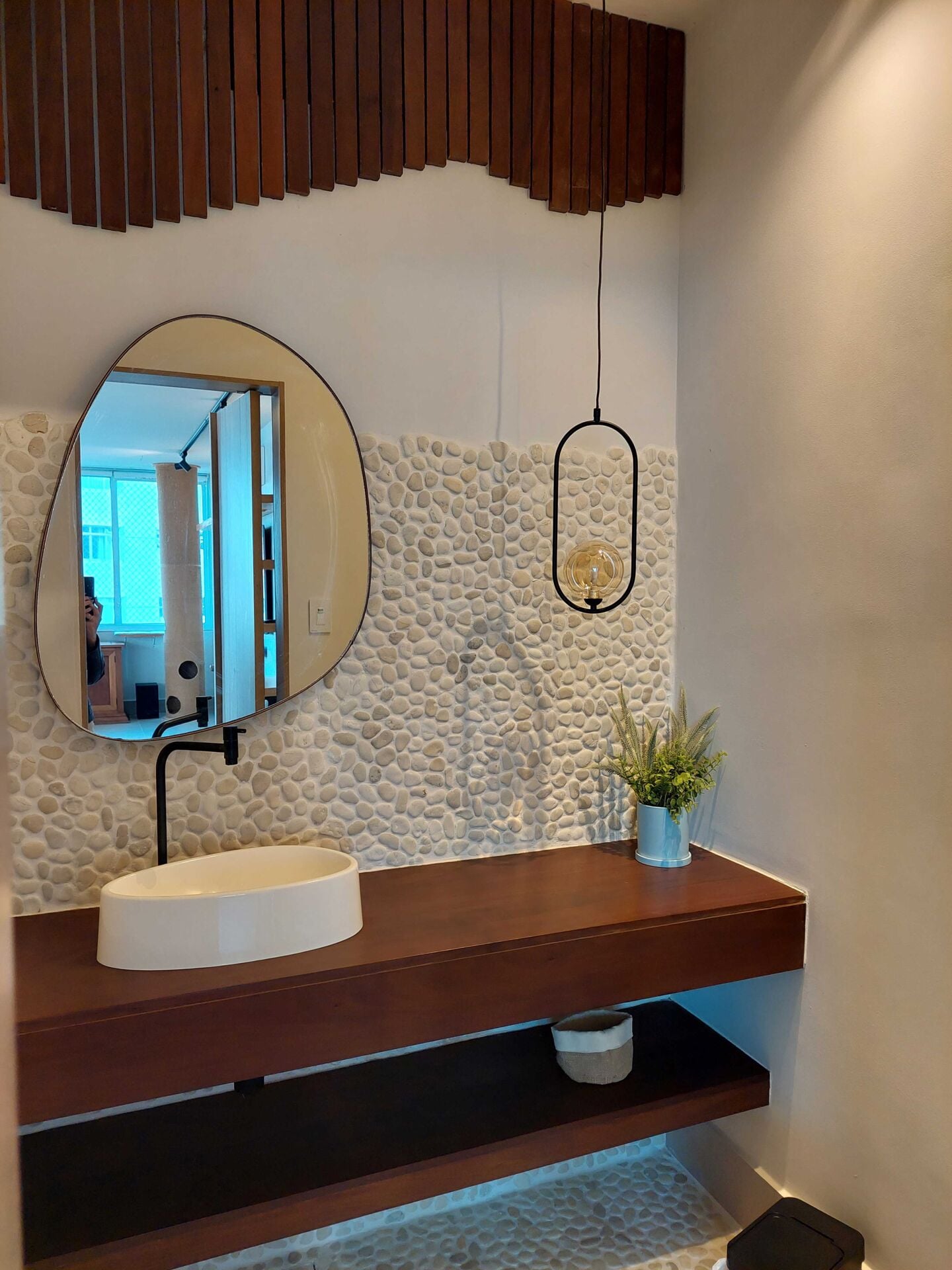 Apartamento alto padrão · 4 dorm. — Banheiro