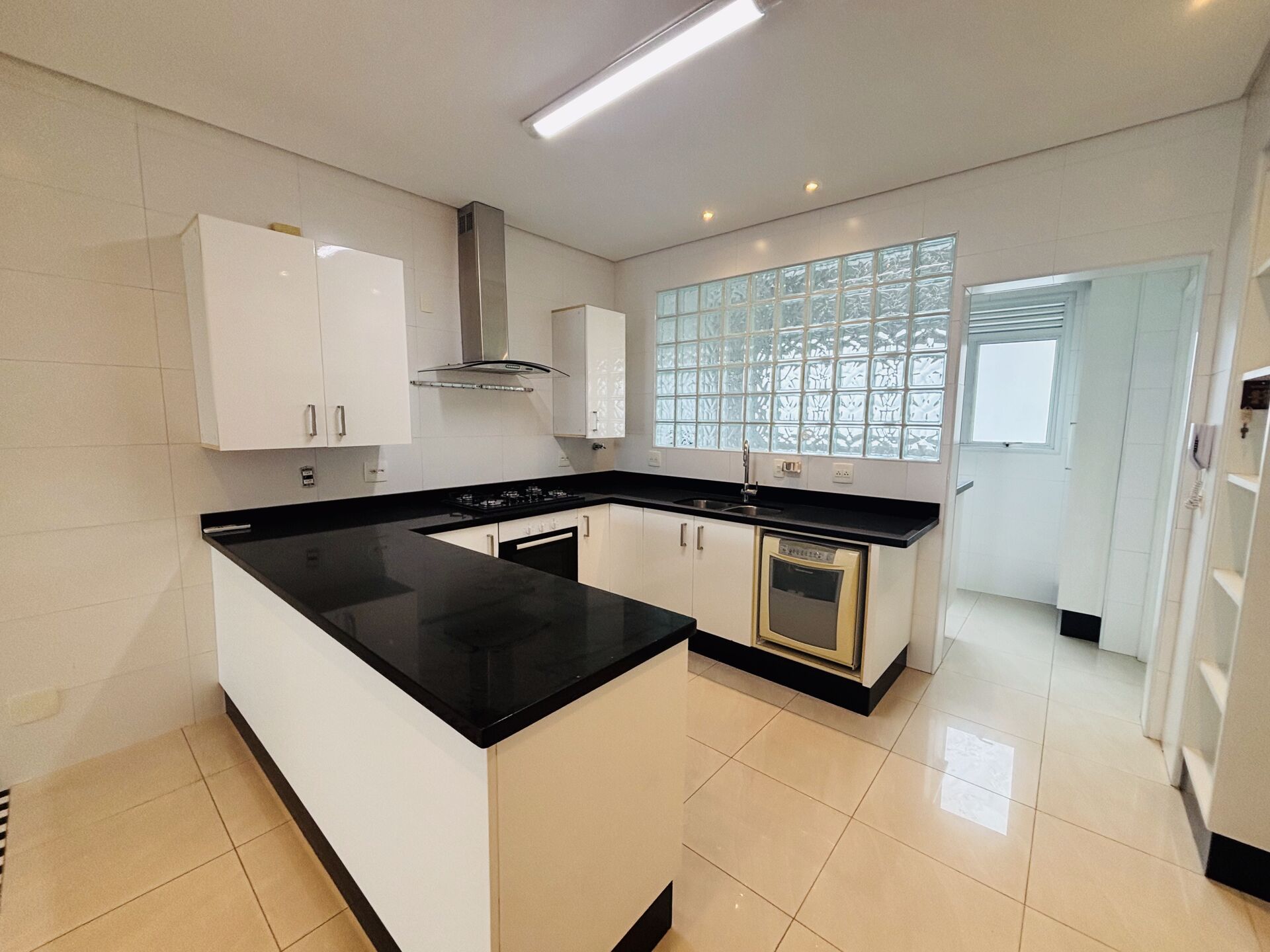 Apartamento · 2 dorm. — Cozinha