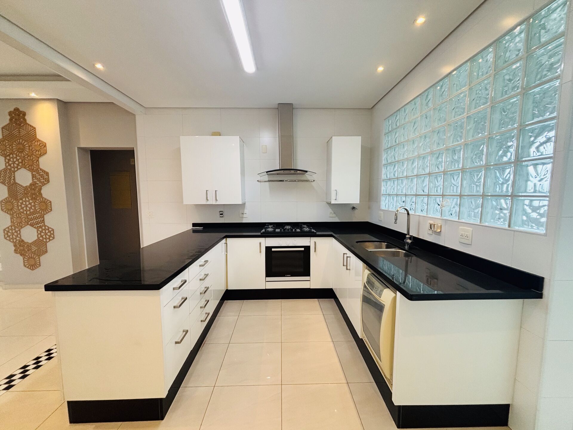 Apartamento · 2 dorm. — Cozinha