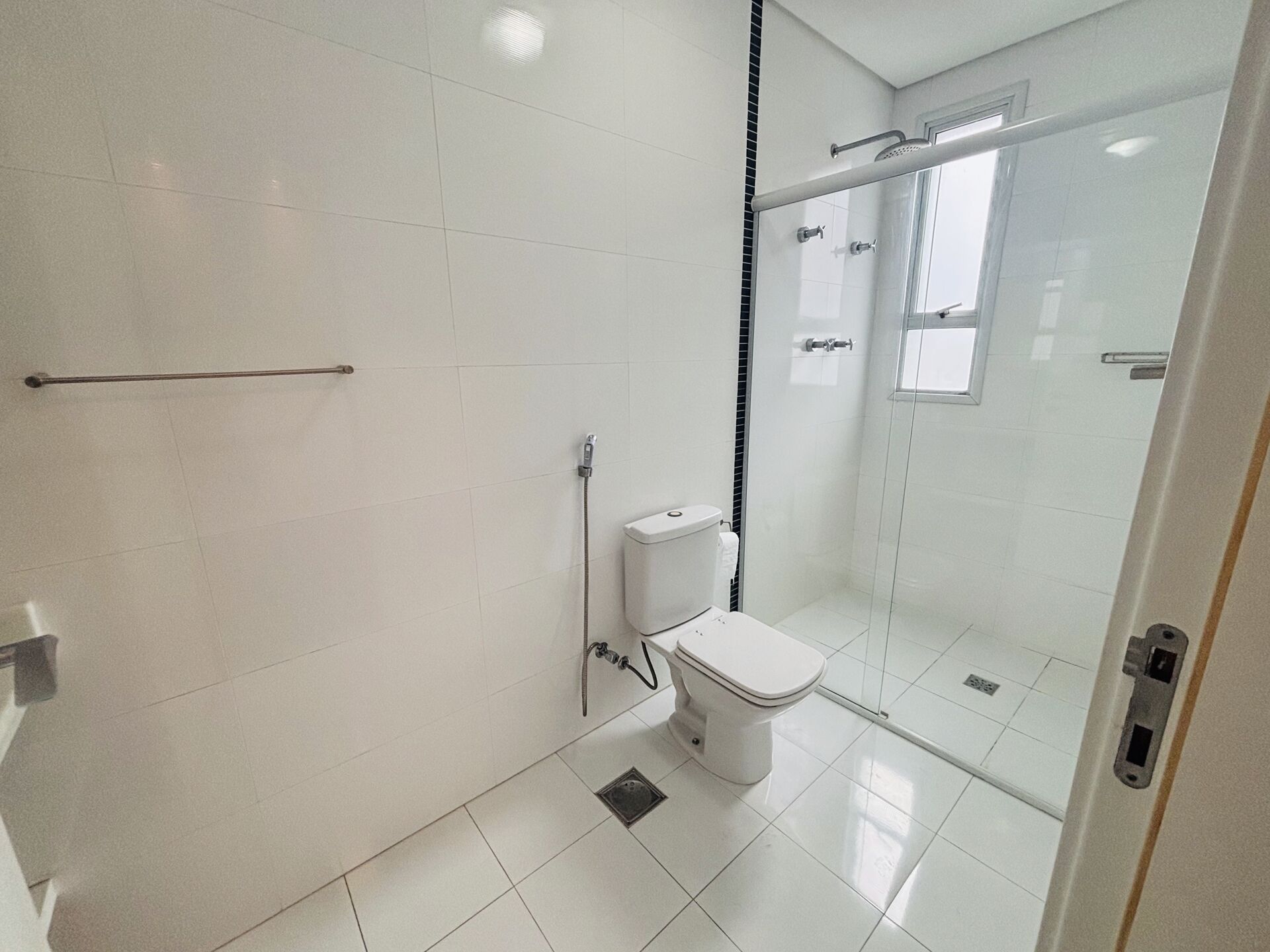 Apartamento · 2 dorm. — Banheiro suite