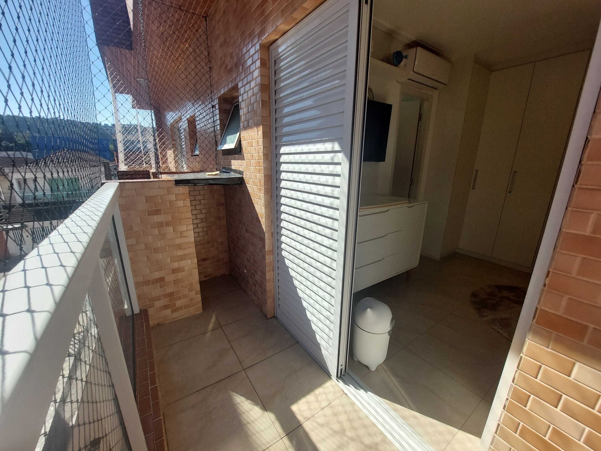 Casa em condomínio · 2 dorm. — Varanda