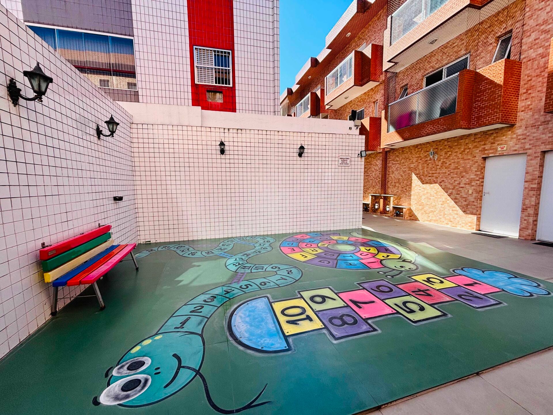 Casa em condomínio · 2 dorm. — Lazer