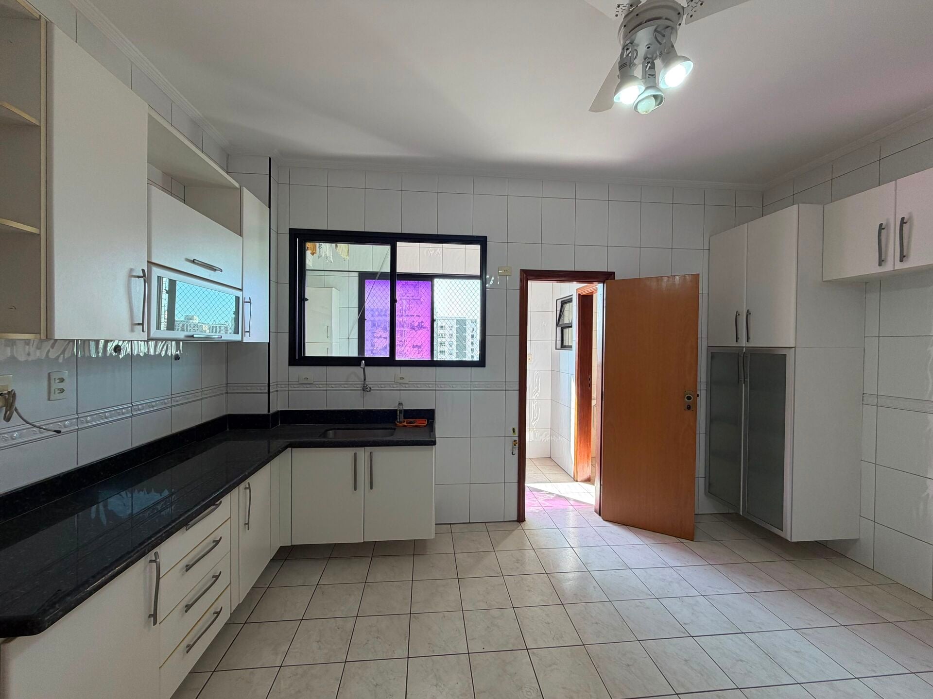 Apartamento · 3 dorm. — Cozinha