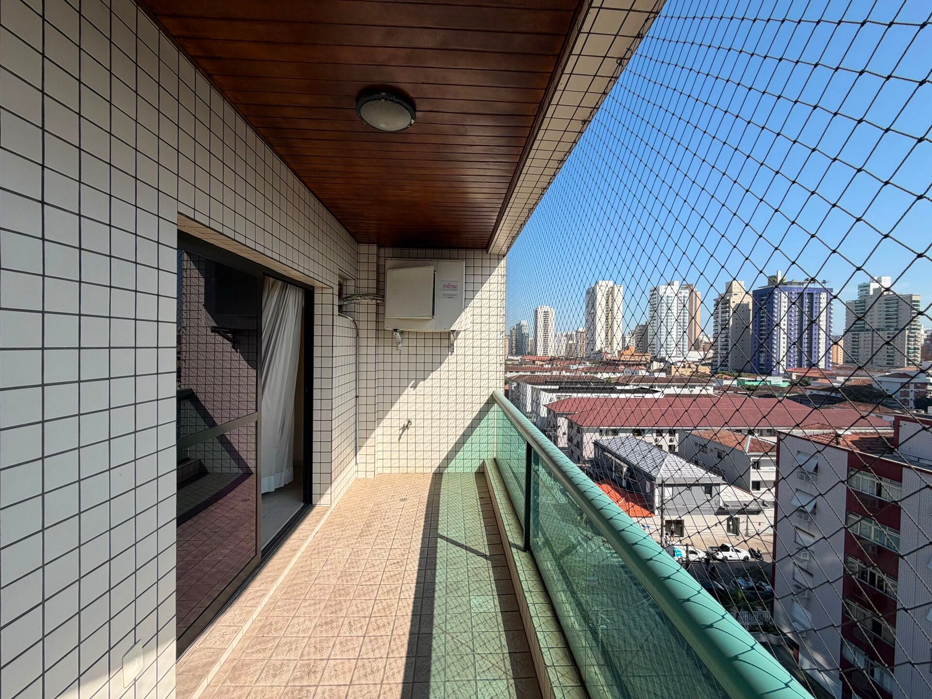Apartamento · 3 dorm. — Varanda