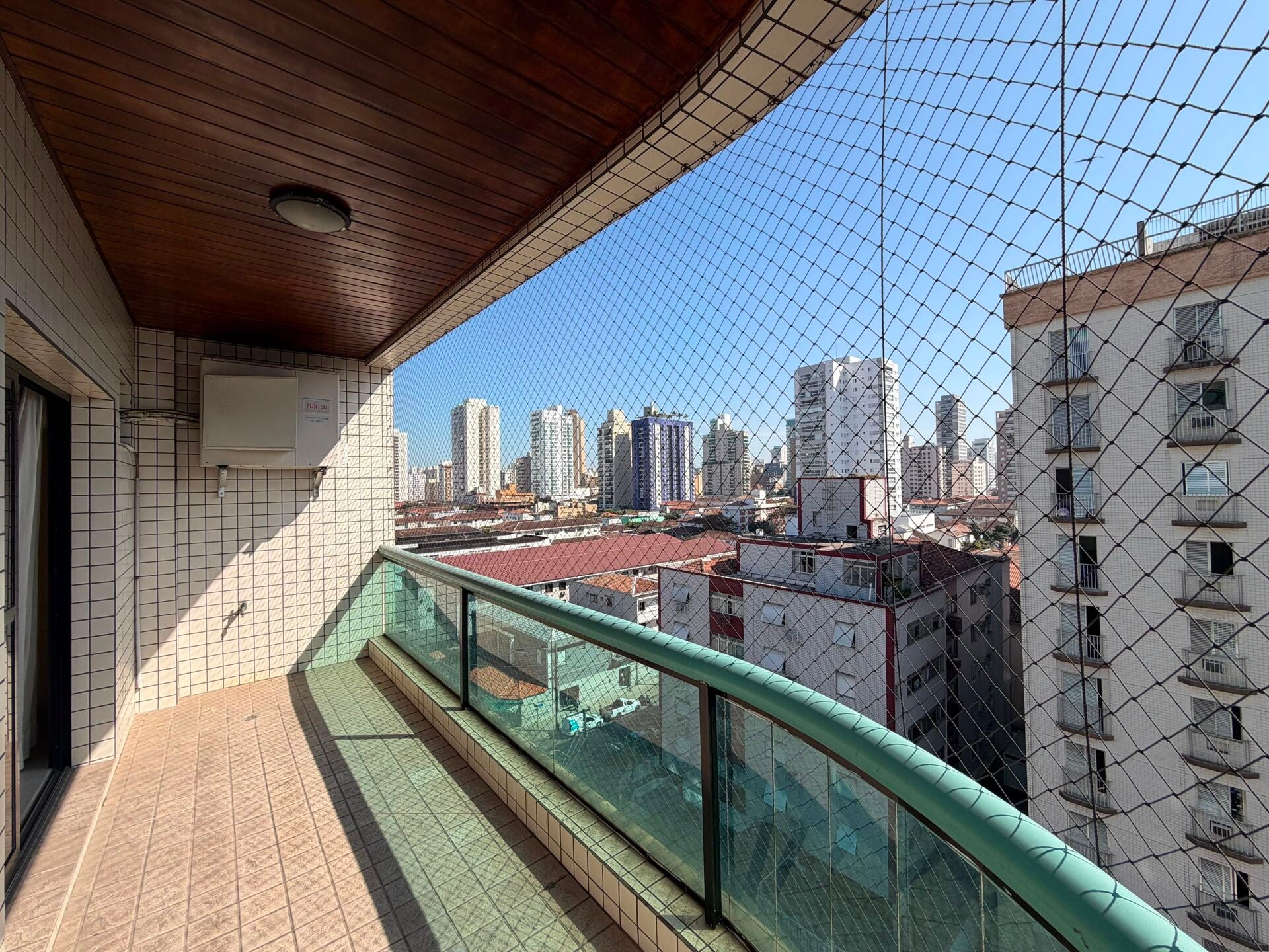 Apartamento · 3 dorm. — Varanda