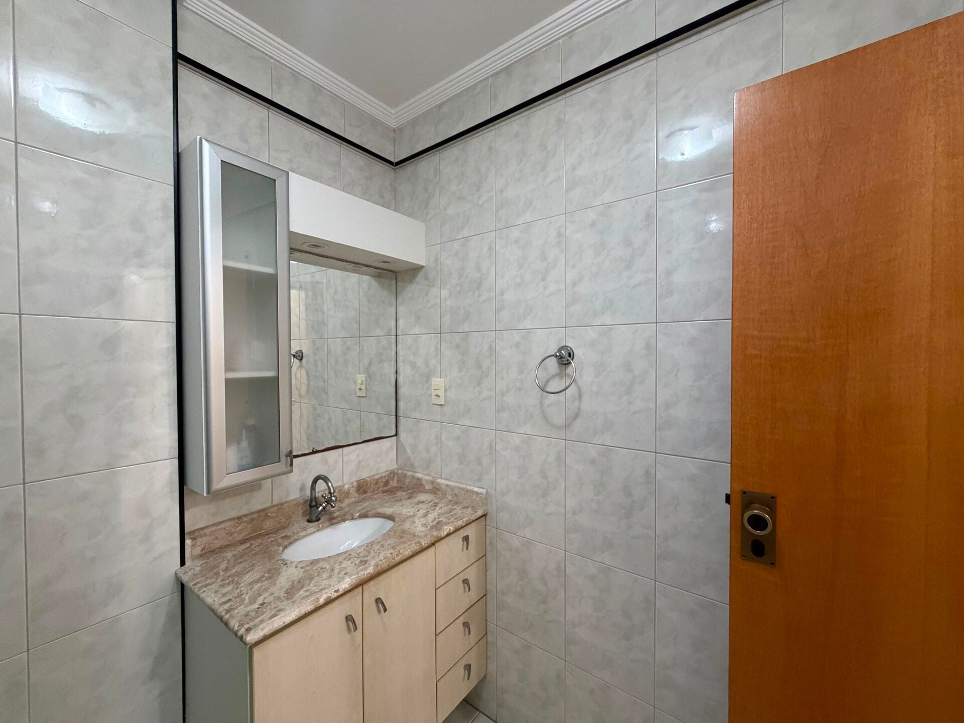 Apartamento · 3 dorm. — Banheiro