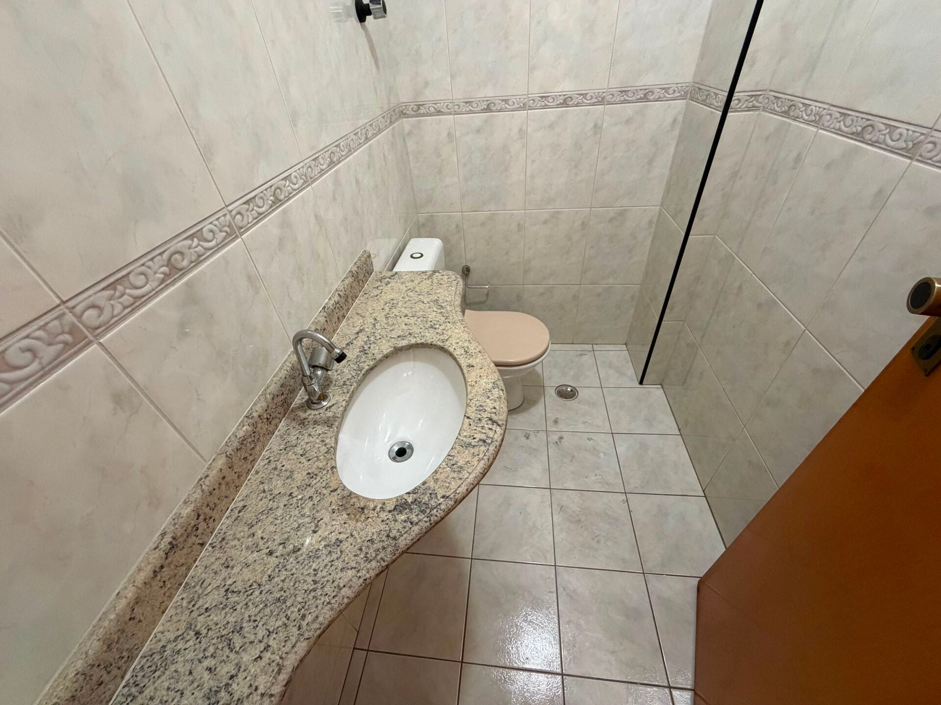 Apartamento · 3 dorm. — Banheiro