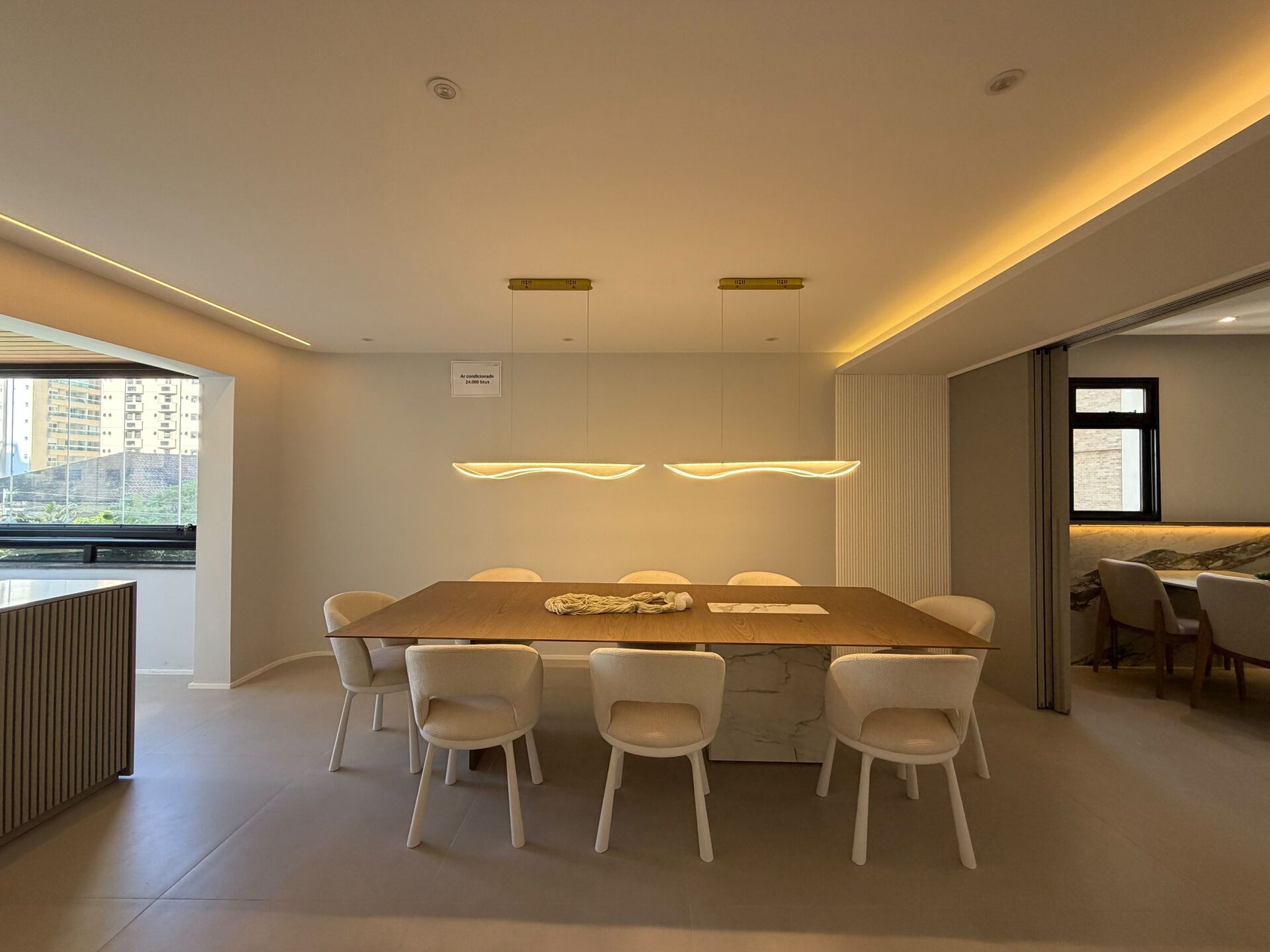Apartamento de alto padrão · 4 dorm. — Sala de jantar