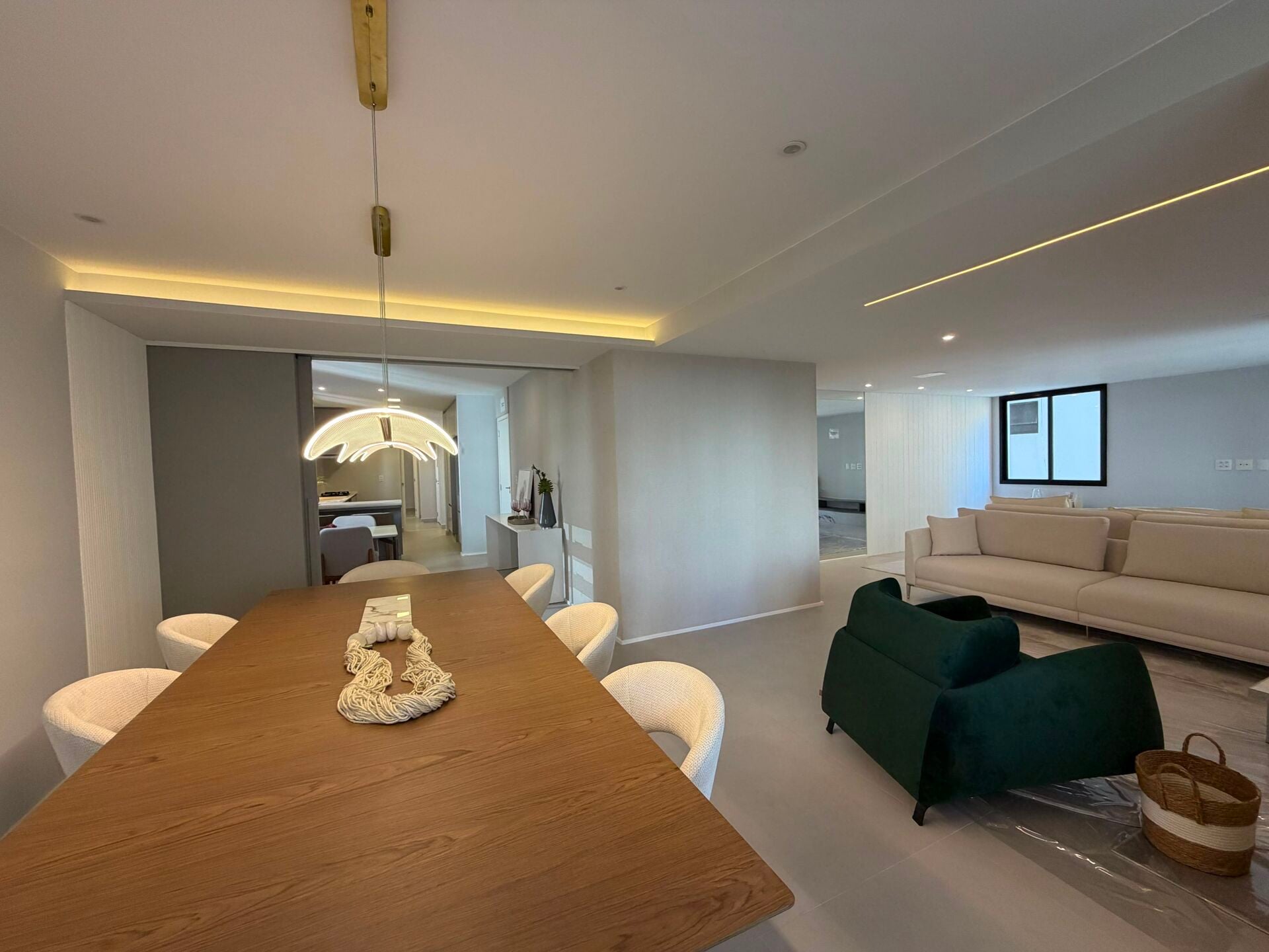 Apartamento de alto padrão · 4 dorm. — Sala de jantar