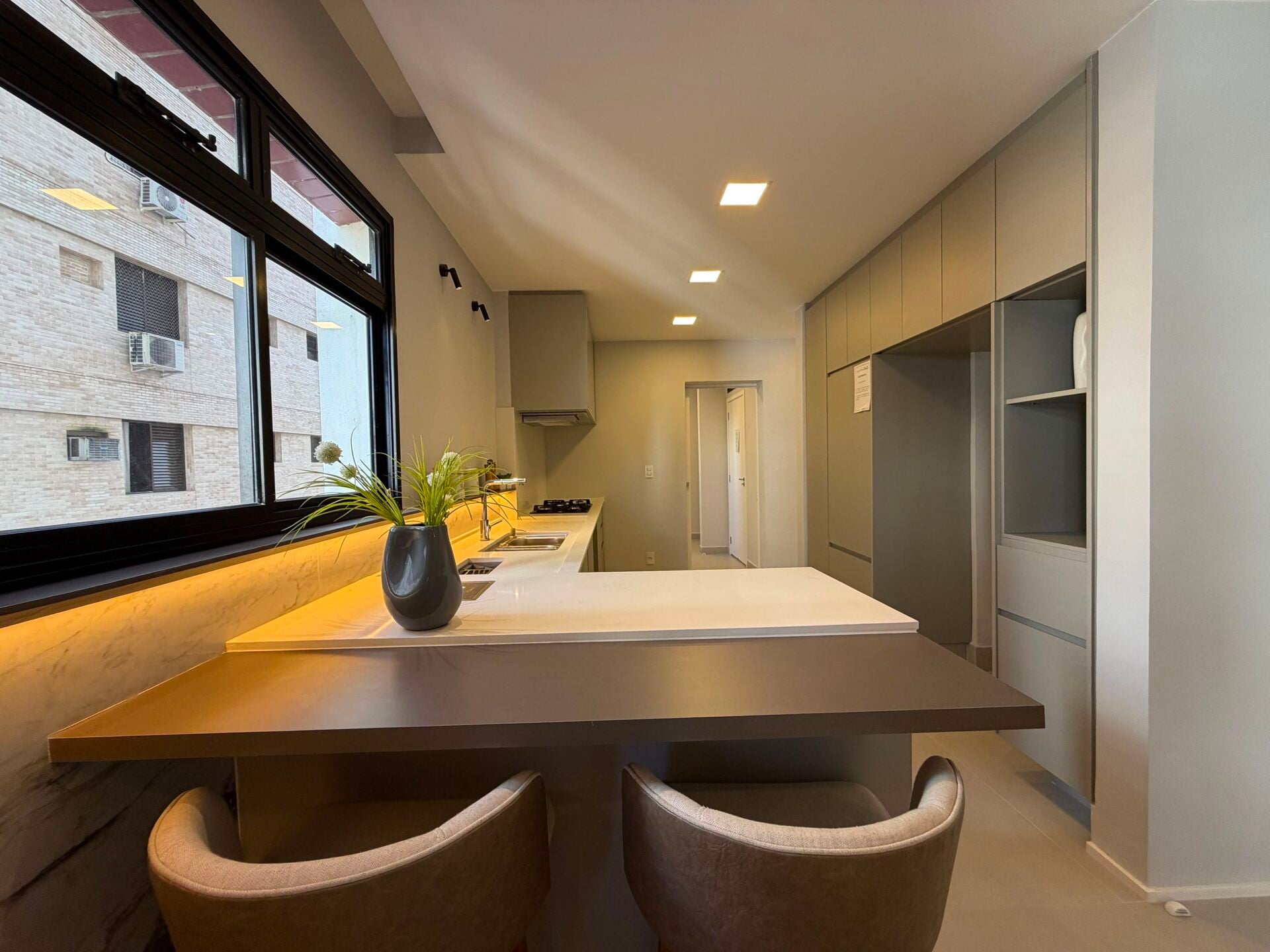 Apartamento de alto padrão · 4 dorm. — Cozinha