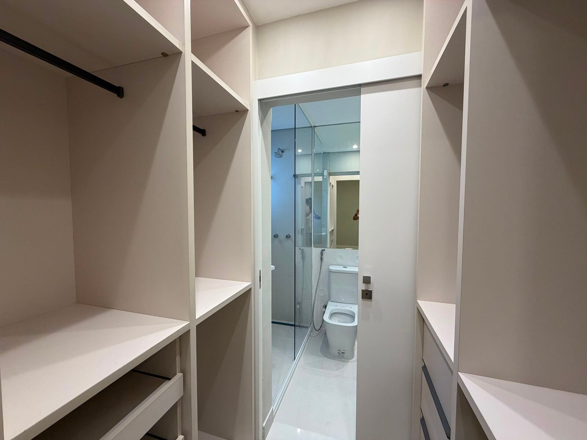 Apartamento de alto padrão · 4 dorm. — Closet