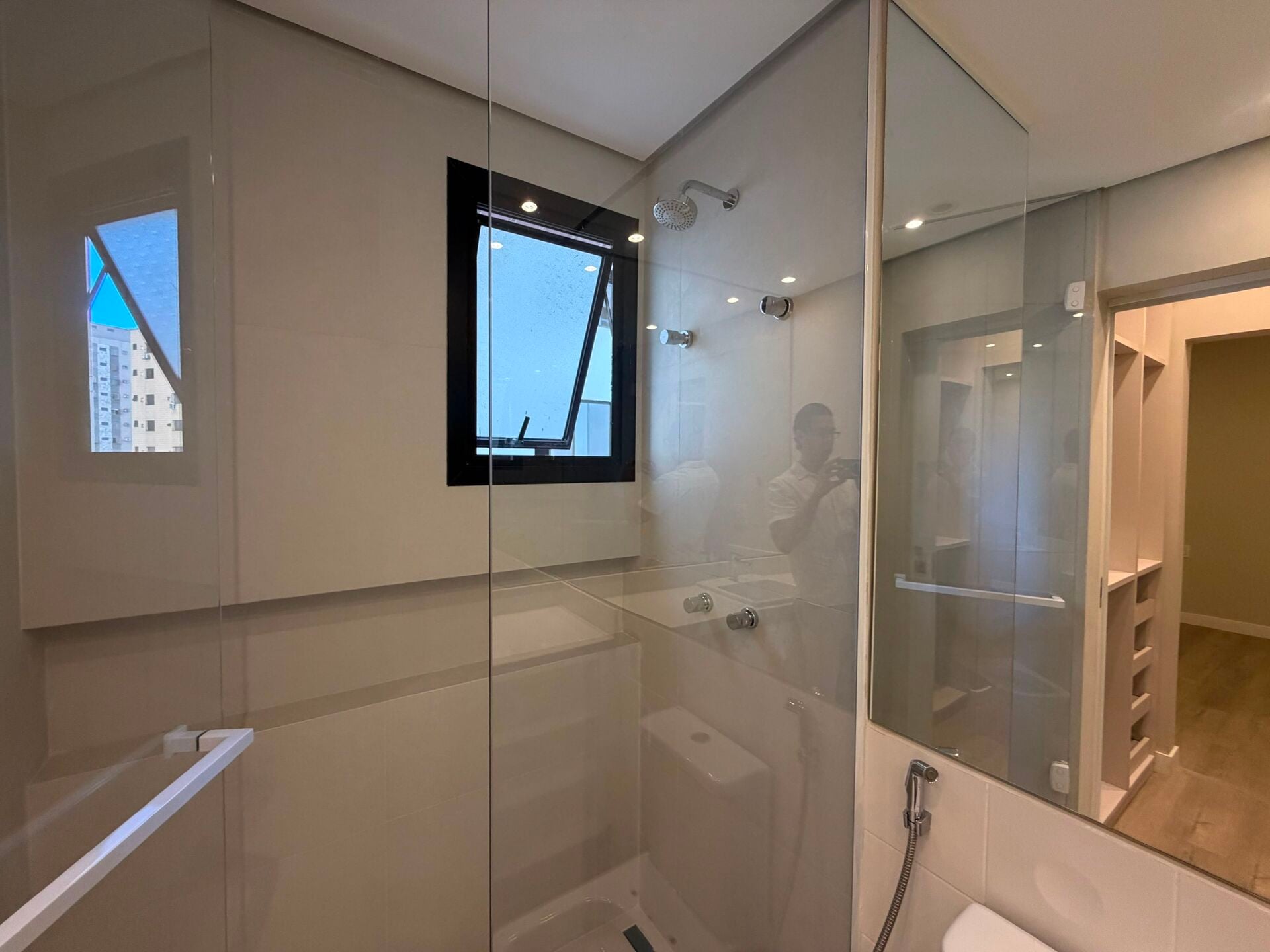 Apartamento de alto padrão · 4 dorm. — Banheiro suite
