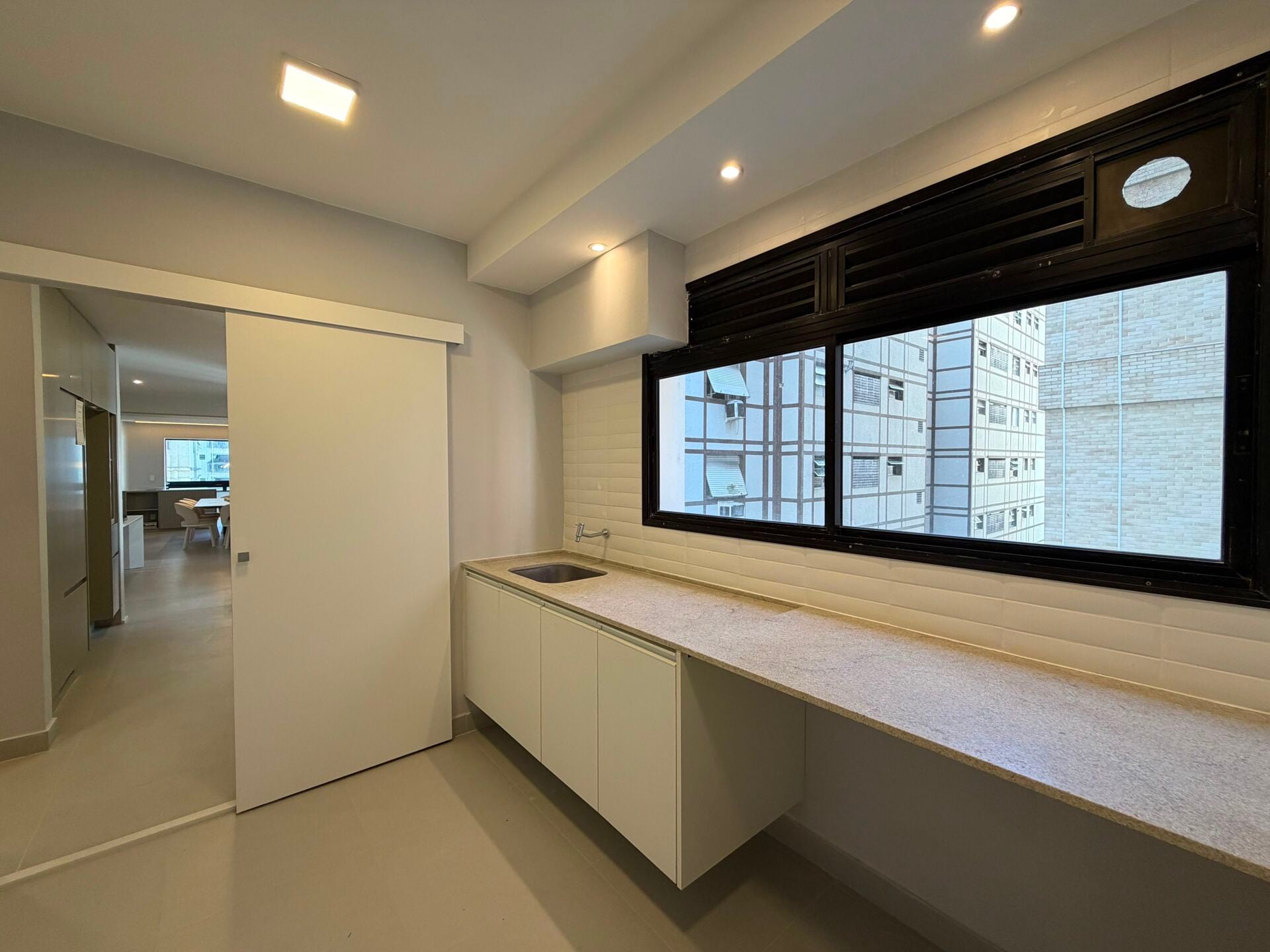 Apartamento de alto padrão · 4 dorm. — Área de serviço