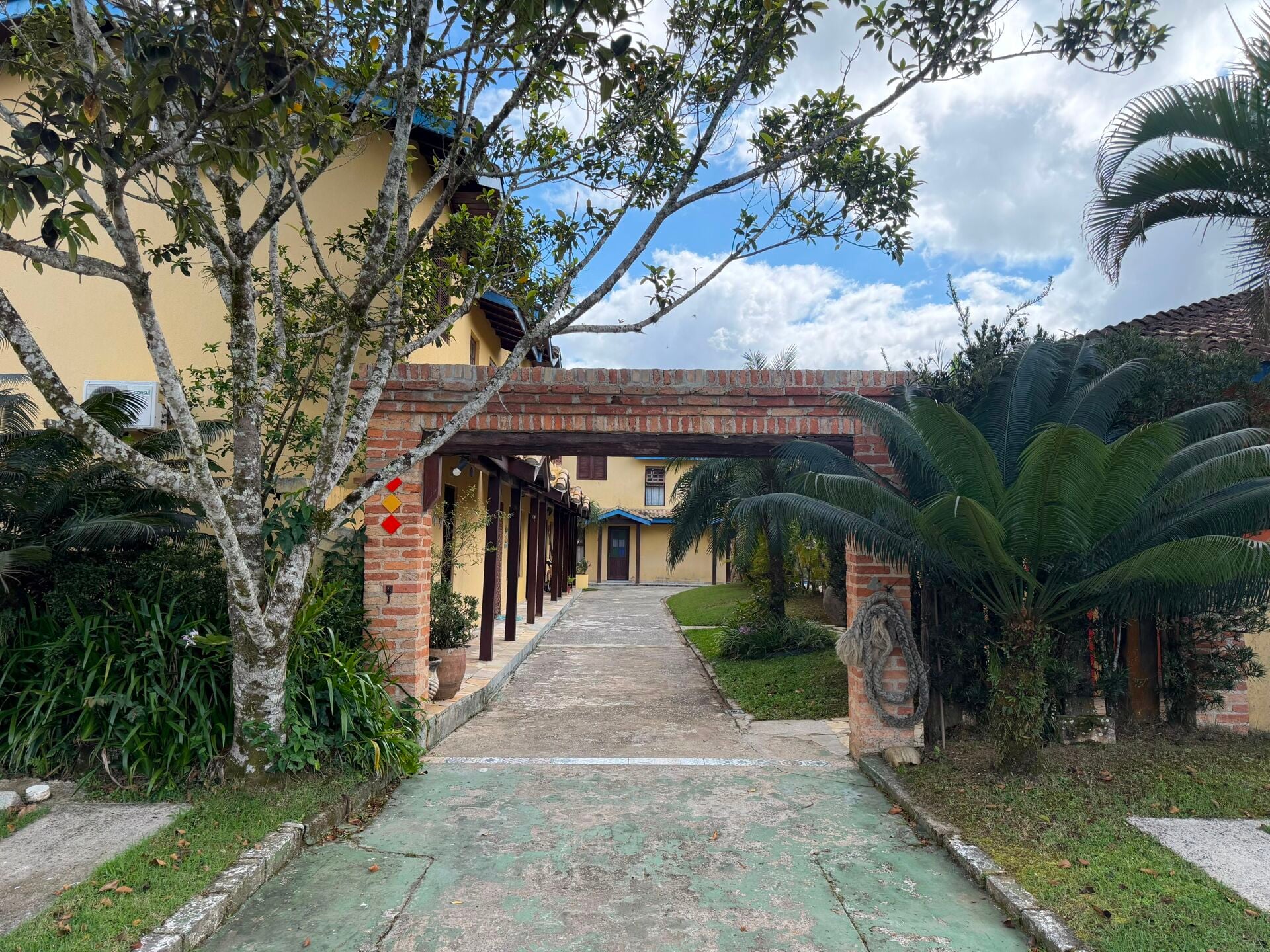 Casa em condomínio (villagio) · 2 dorm.