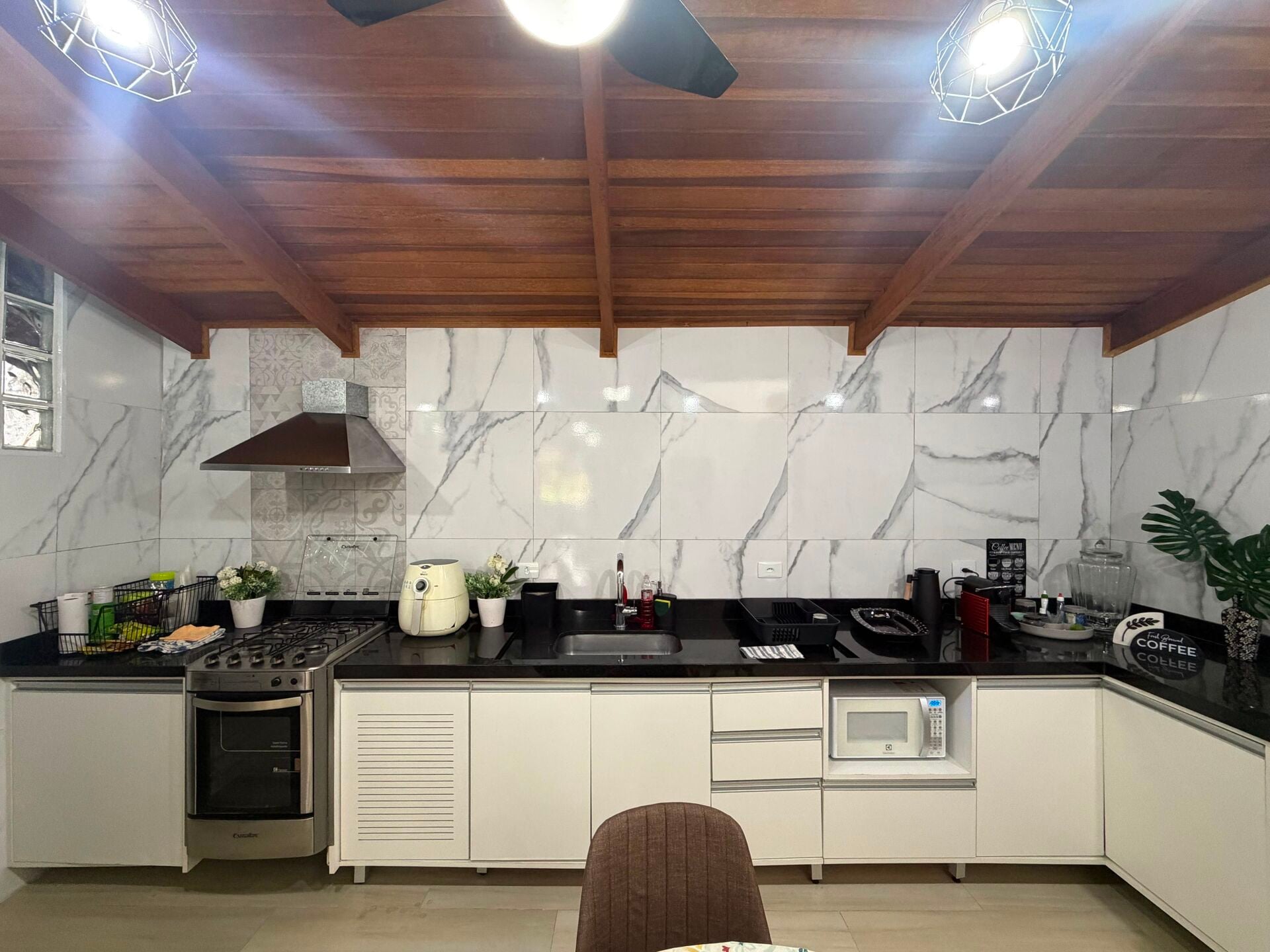 Casa em condomínio (villagio) · 2 dorm. — Cozinha