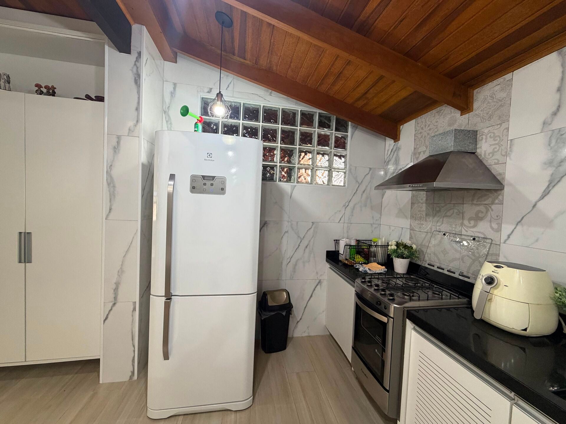 Casa em condomínio (villagio) · 2 dorm. — Cozinha
