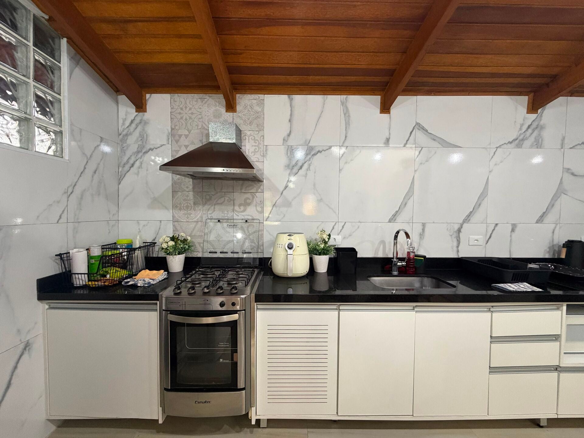 Casa em condomínio (villagio) · 2 dorm. — Cozinha