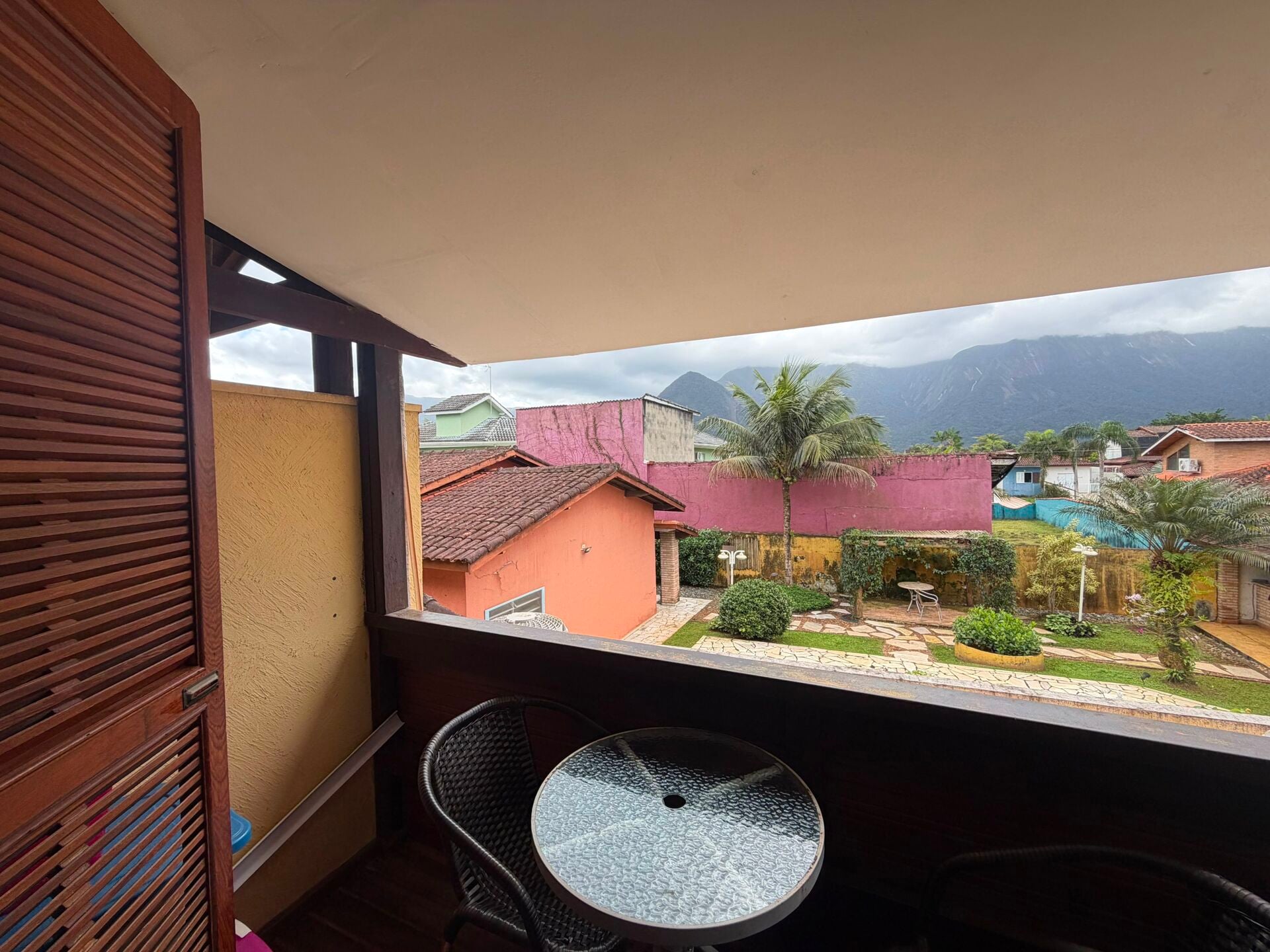 Casa em condomínio (villagio) · 2 dorm. — Varanda